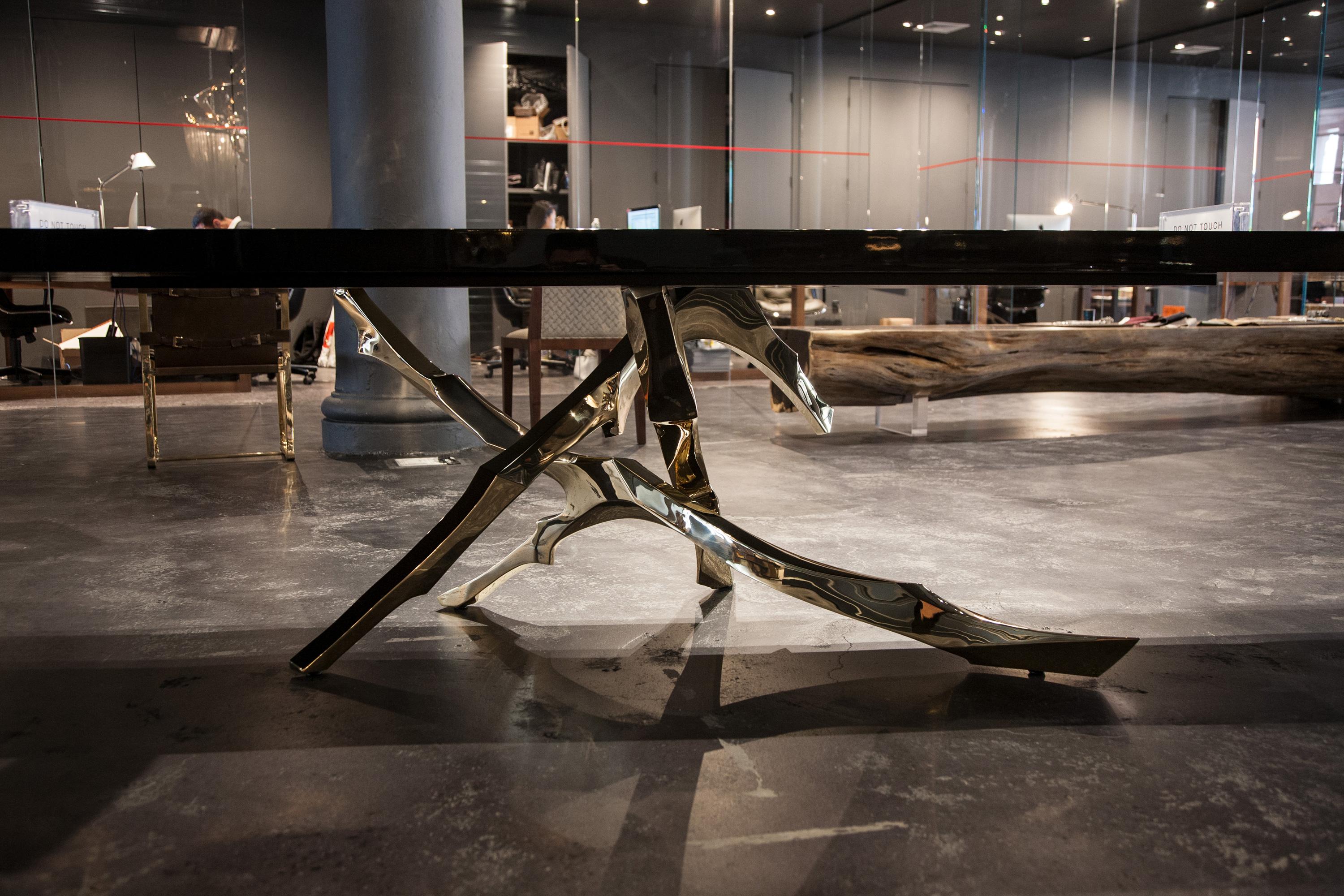 Patiné Table Grolier à bord vif : Table en bronze coulé inspirée par les branches organiques de la nature en vente