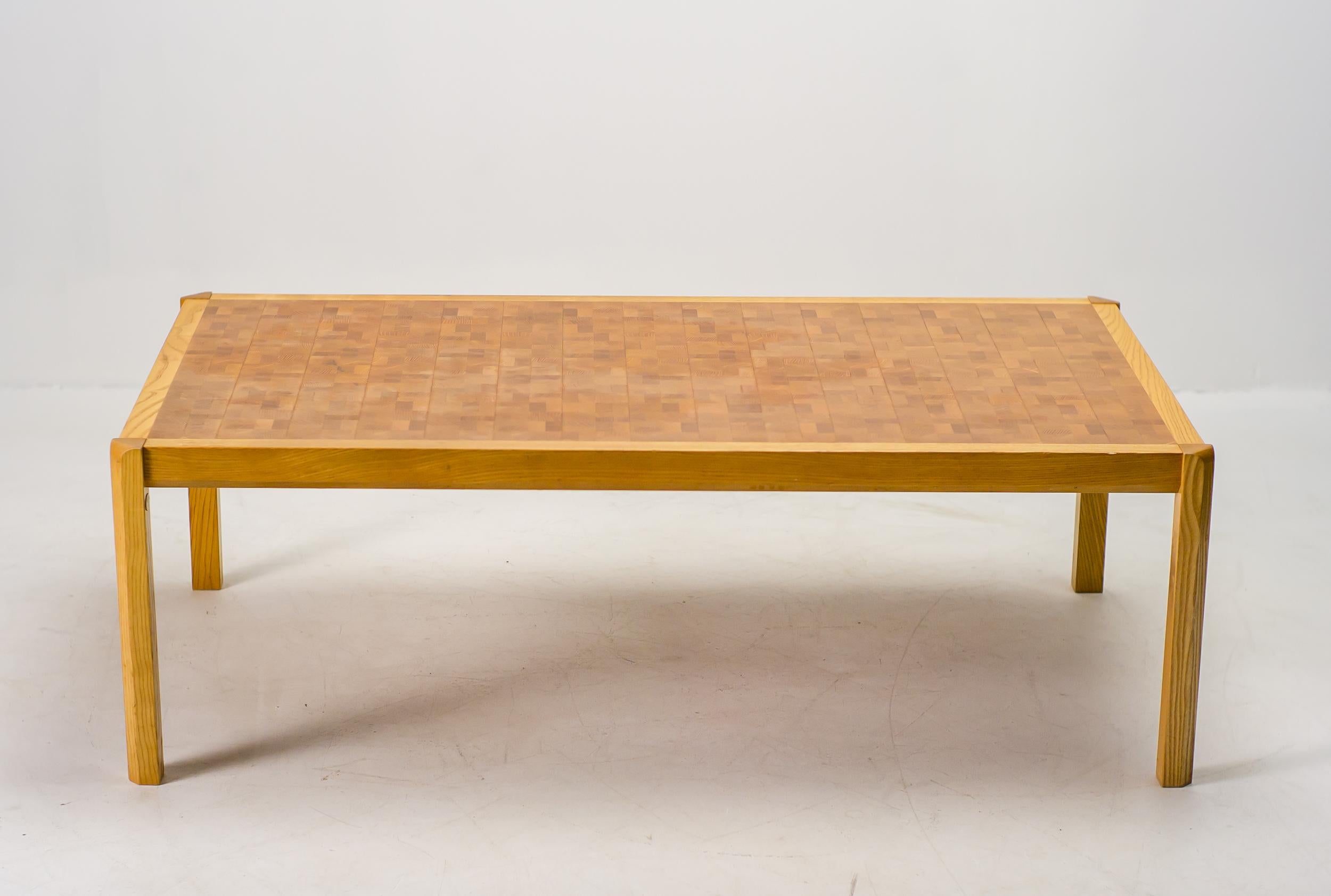 Table basse en frêne Lindum de Grom en vente 3