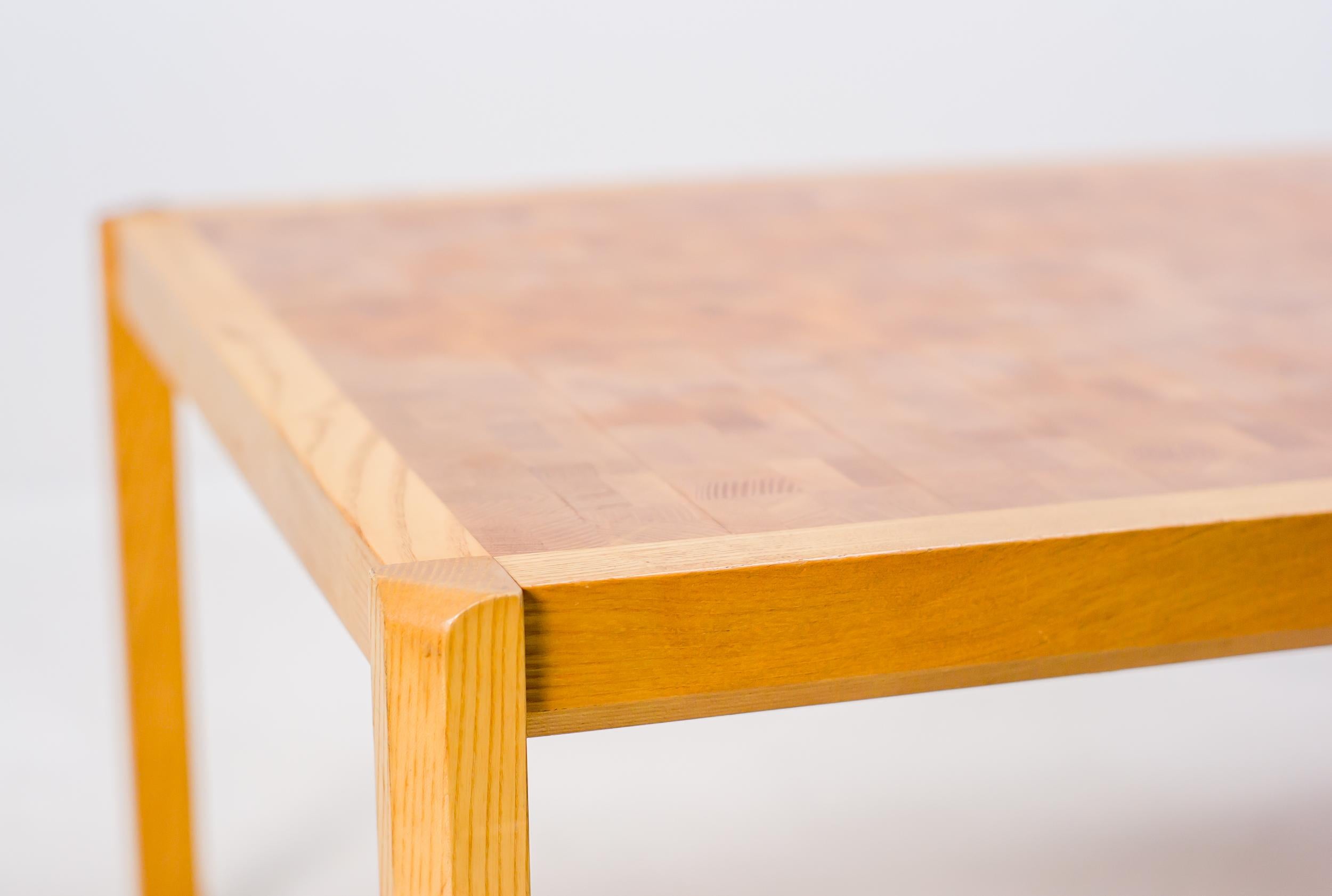 Danois Table basse en frêne Lindum de Grom en vente