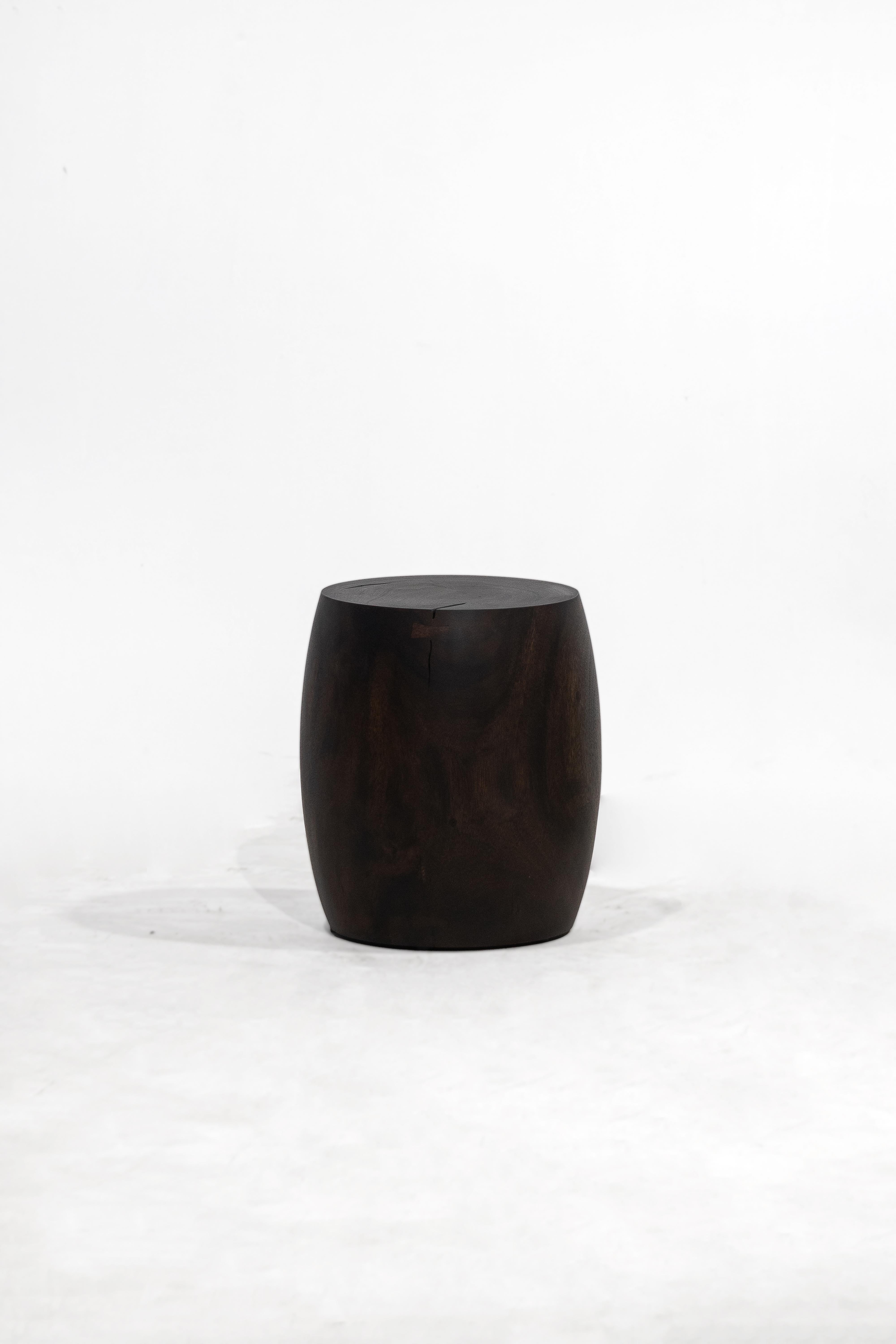 Arts and Crafts Sgabello GROM, finitura Black Monkey Pod in vendita