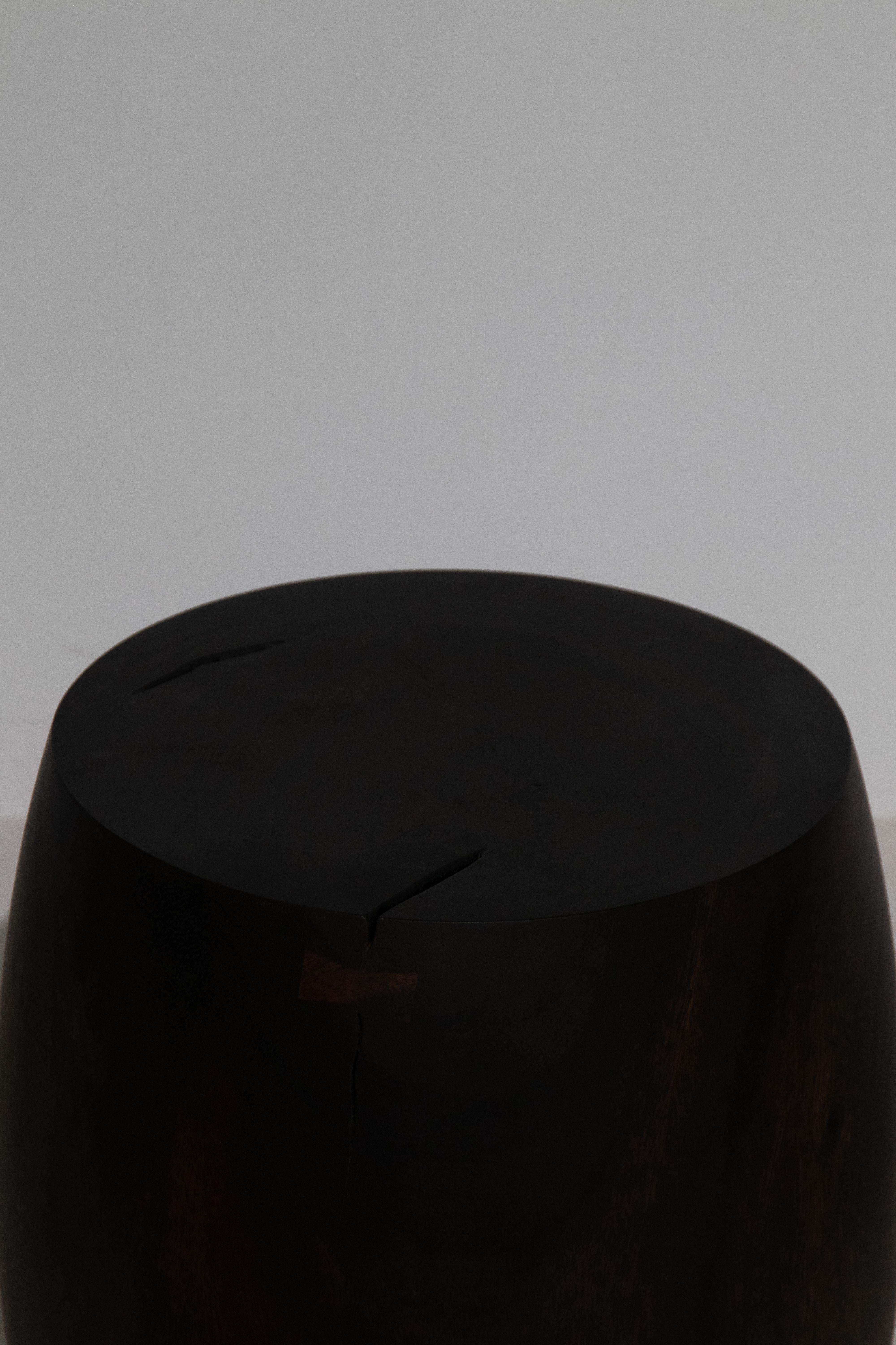 Thailandese Sgabello GROM, finitura Black Monkey Pod in vendita