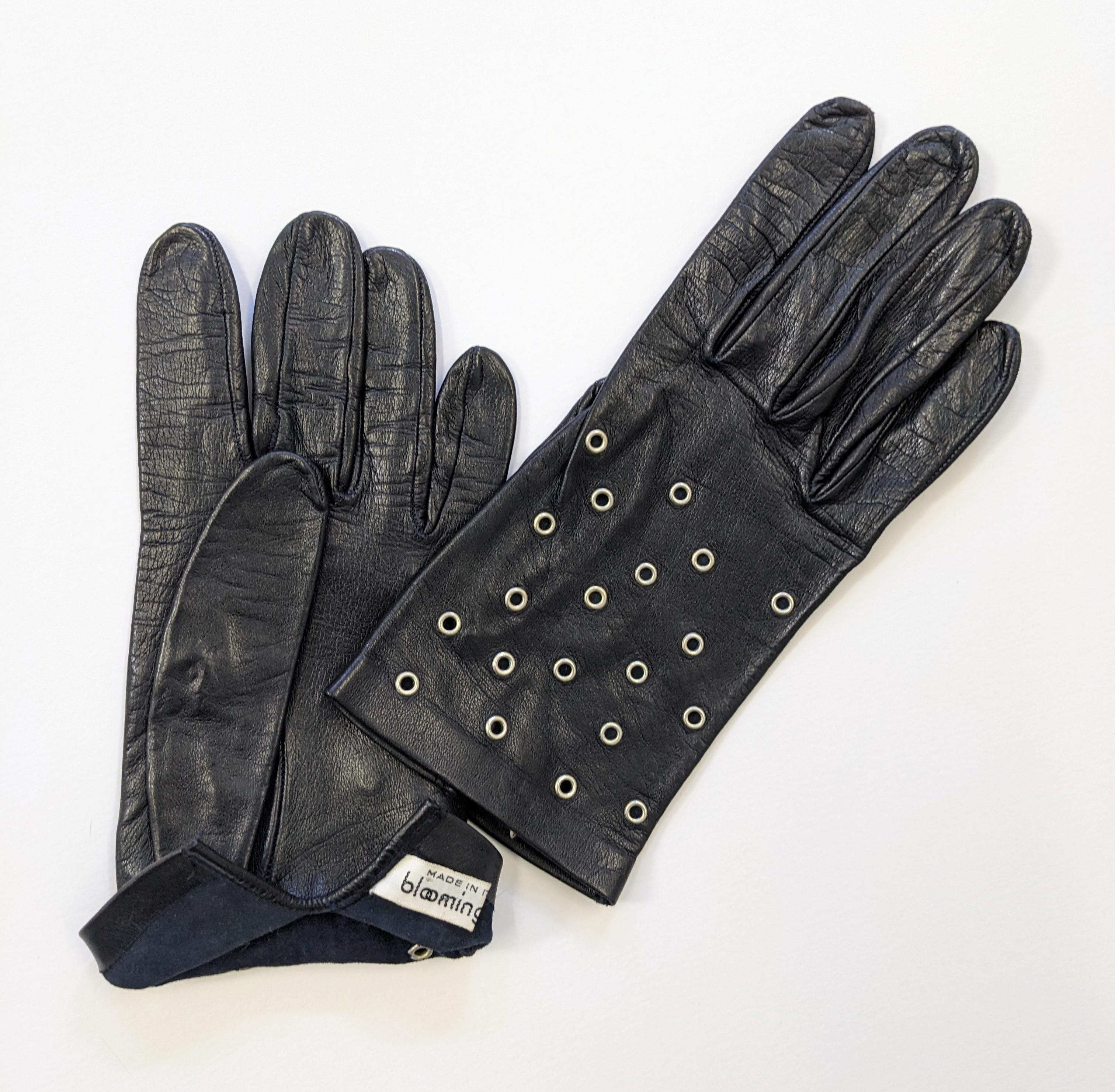 Grommet Trimmed Black Leather Gloves In Good Condition For Sale In New York, NY