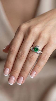 GROMOV Claddagh Herz Smaragd Weiß Palladium Gold Cocktail Ring