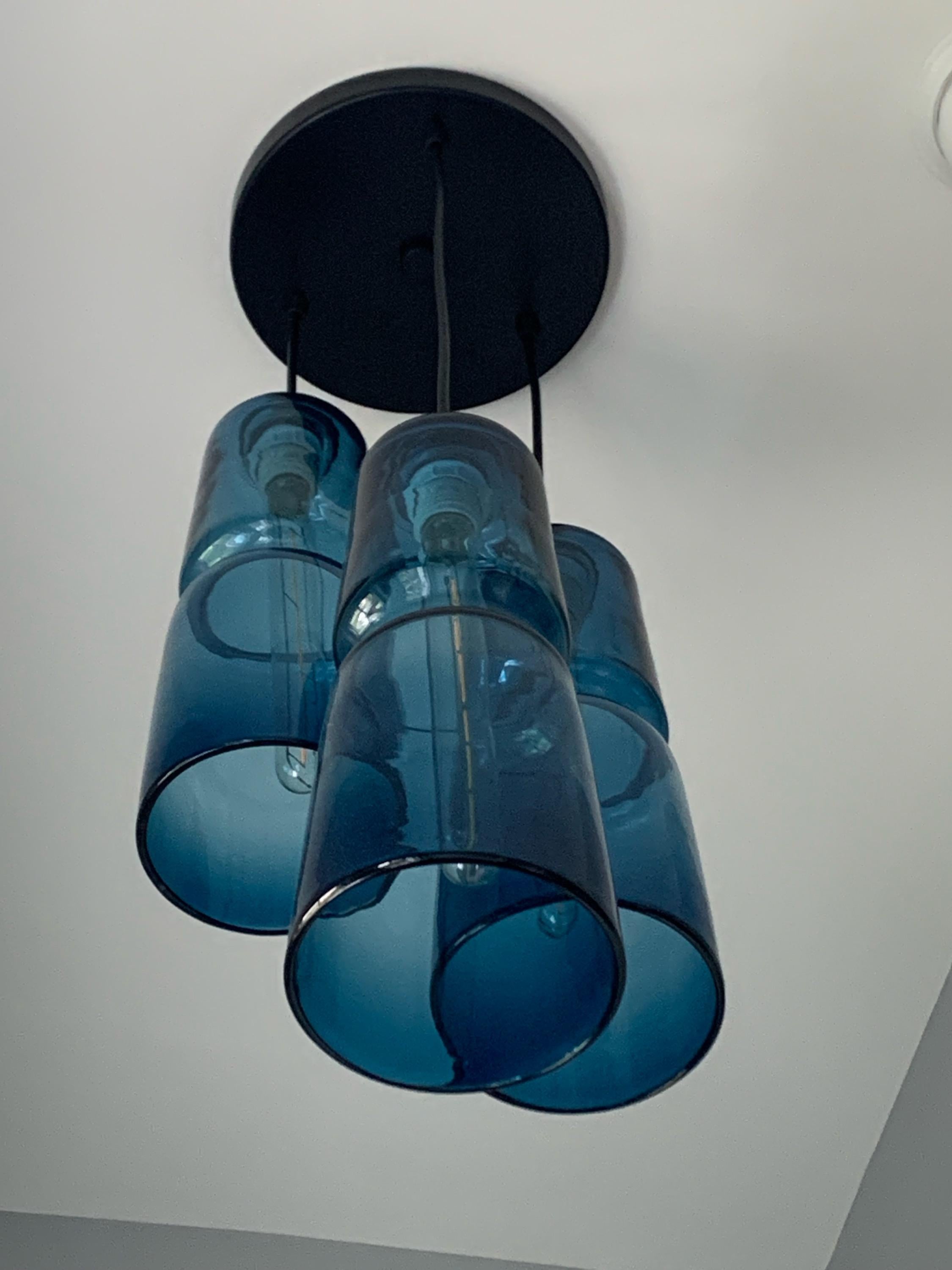 Suspension cylindrique grise de la série Groove, éclairage moderne en verre fait à la main en vente 3