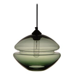 Niedrige Pod-Pendelleuchte der Groove-Serie, moderne handgefertigte Glasleuchte