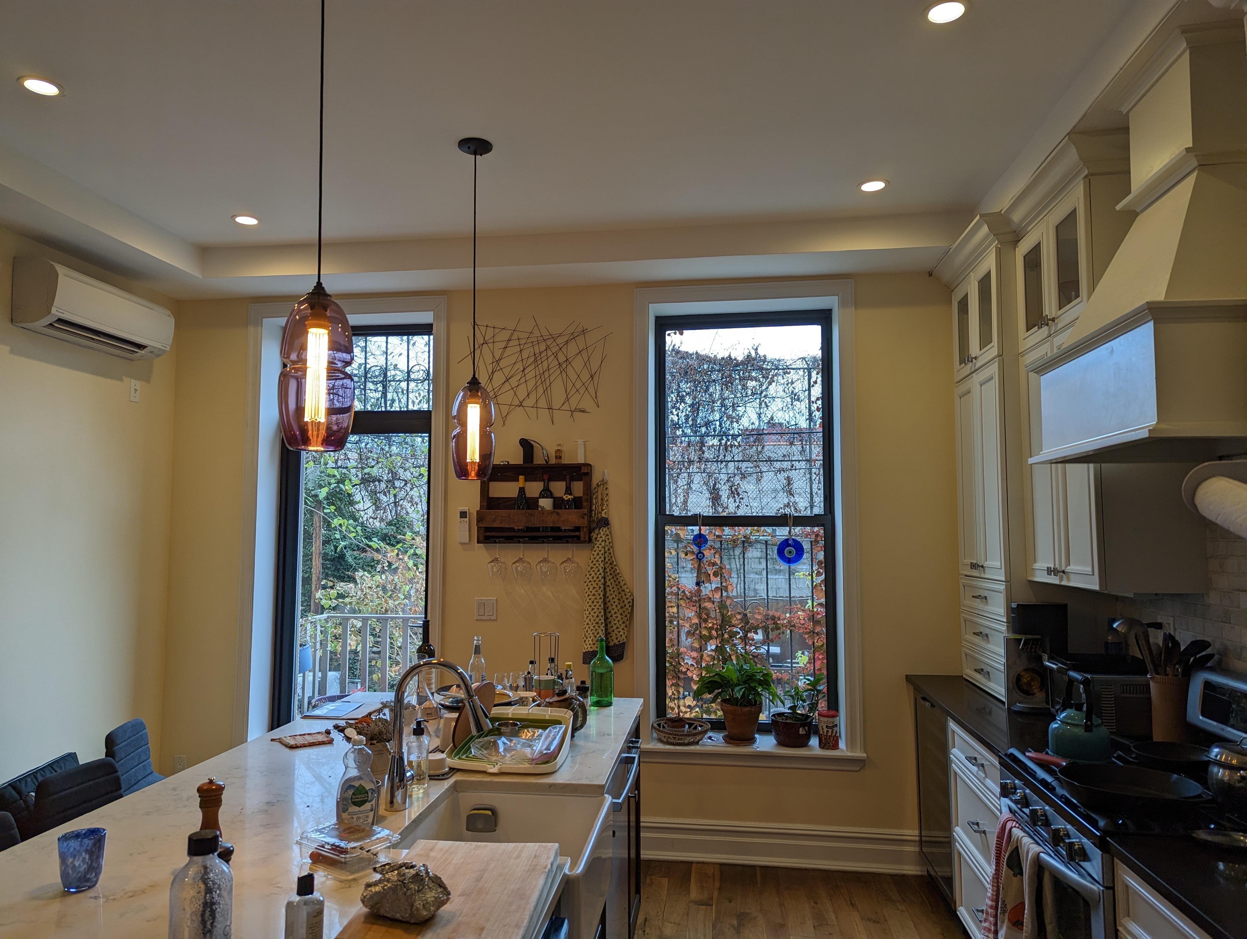 Groove Series Pod Pendant, Contemporary Handmade Glass Lighting In New Condition For Sale In New York, NY