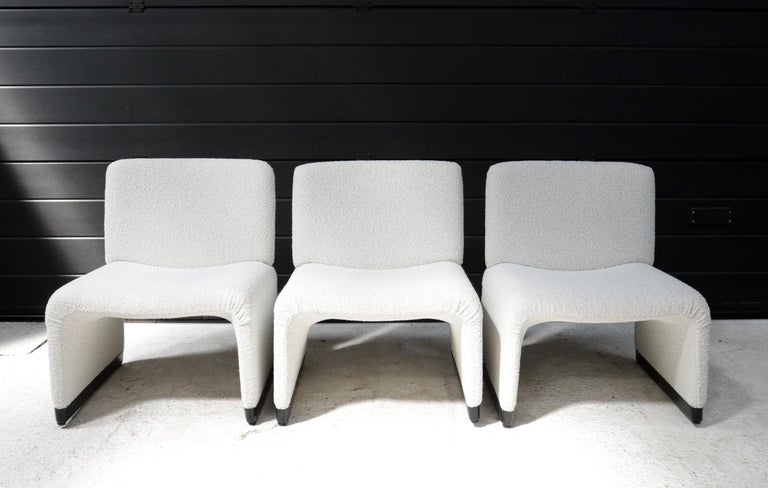 Very beautiful Groovy chairs from the 80's.
New upholstery in a off-white boucle.
You can place them together as a sofa or separate as lounge chairs.
Beautiful design!
