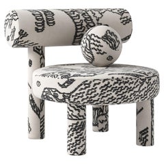 Chaise basse Gropius CS1 en tissu Dedar Tiger Mountain de NOOM