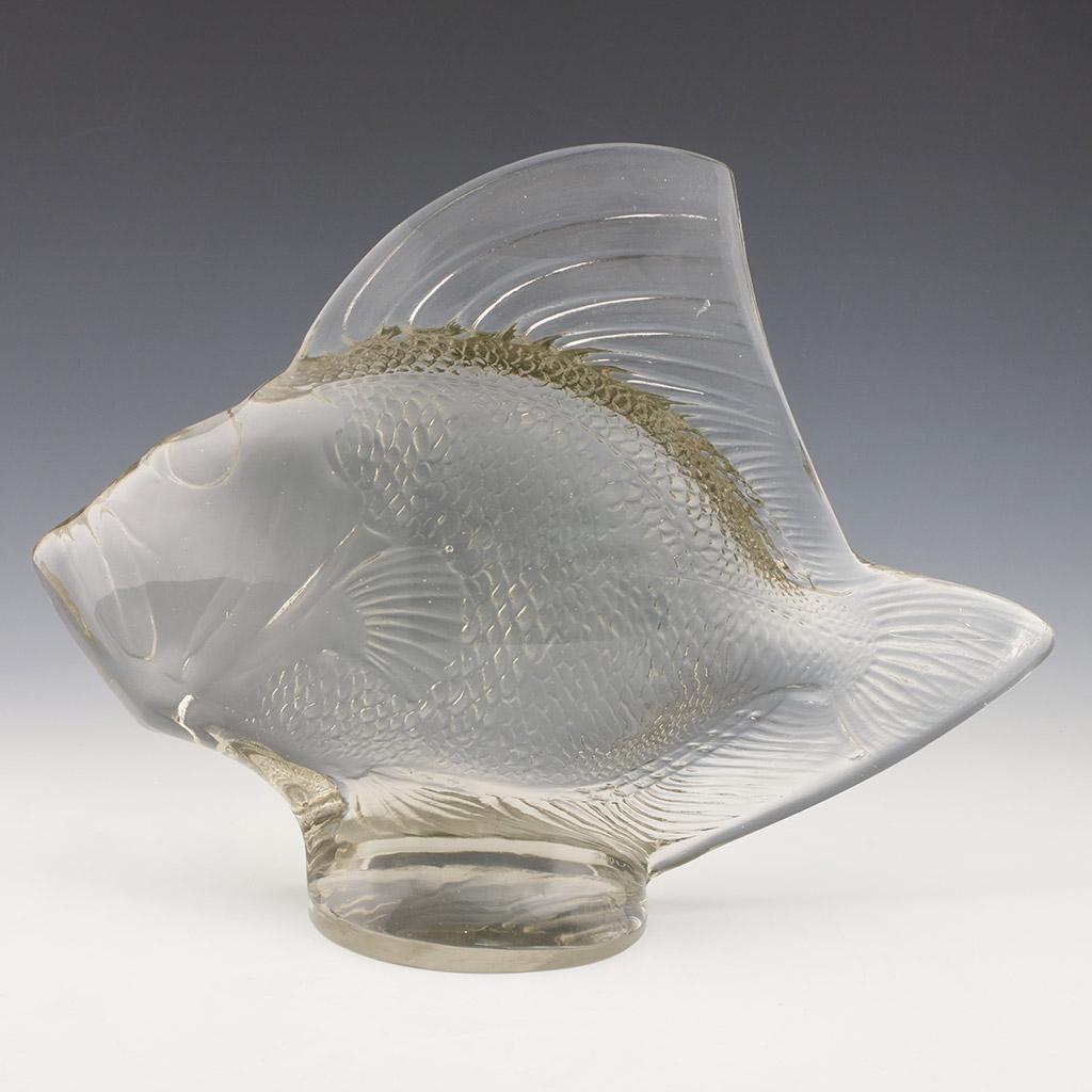 'Gros Poisson Vagues' by René Lalique In Good Condition In Forest Row, East Sussex