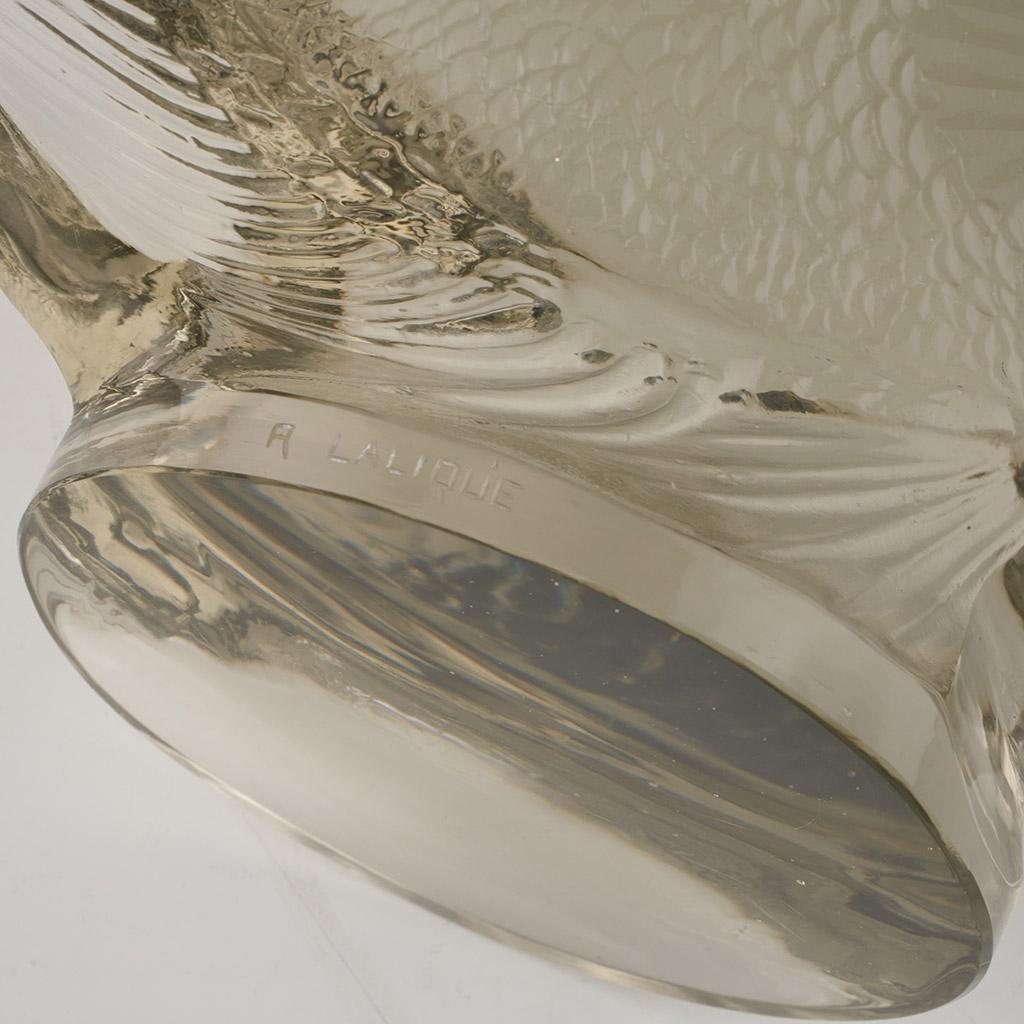 'Gros Poisson Vagues' by René Lalique 2