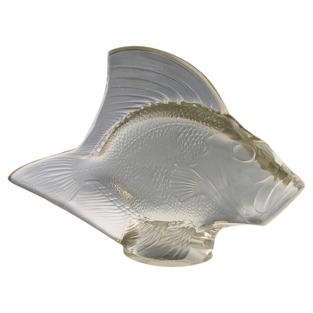 'Gros Poisson Vagues' by René Lalique