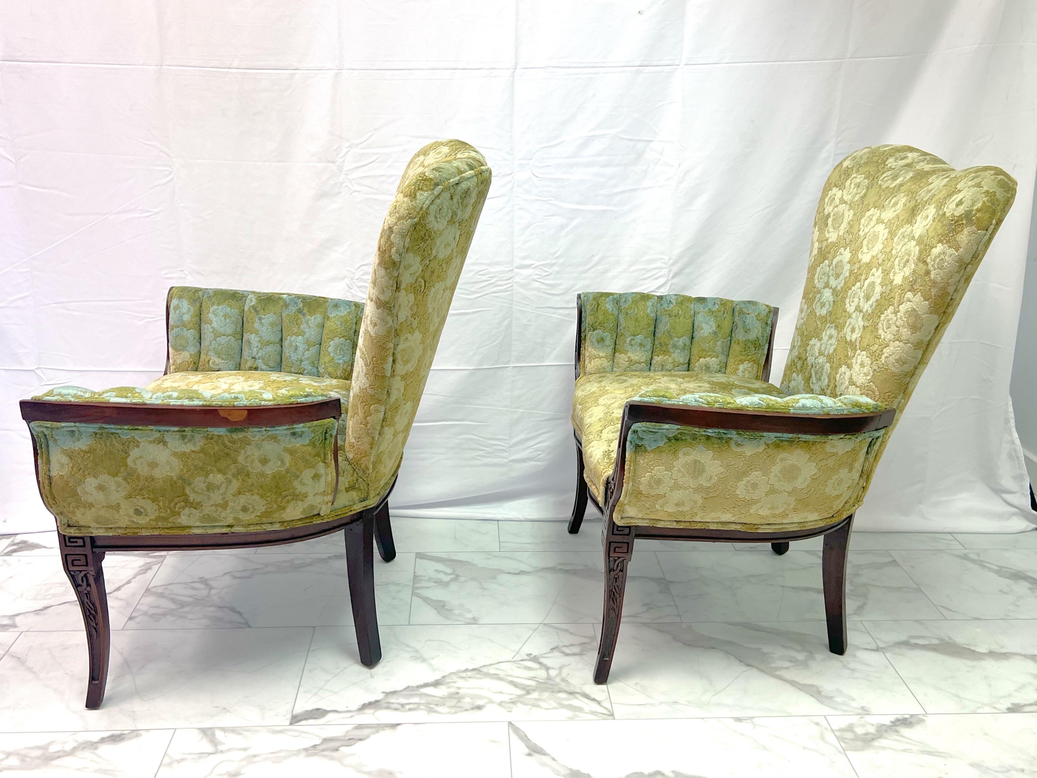 Paire de chaises de cheminée attribuées à Grosfeld House en tapisserie florale verte 4