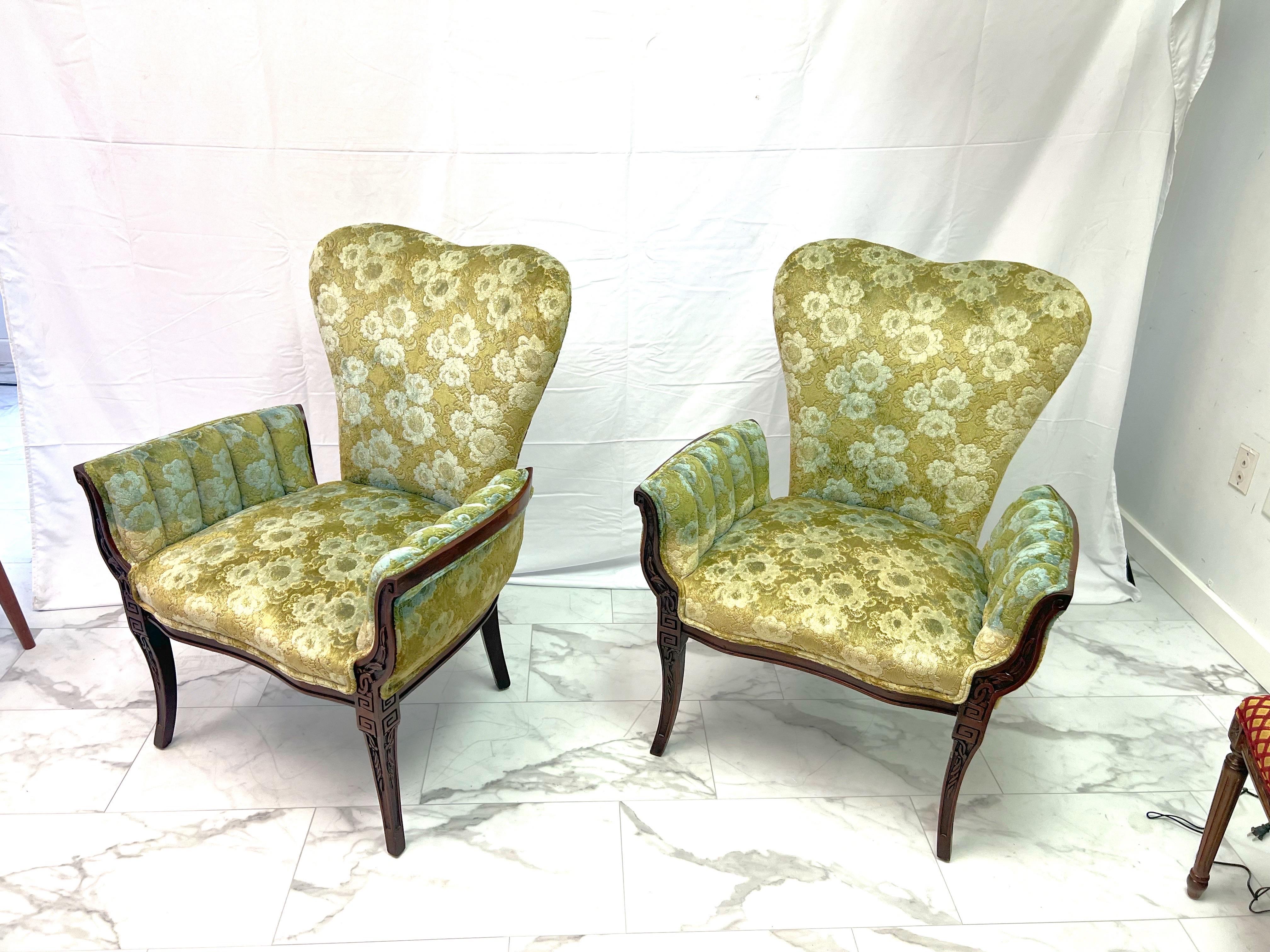Paire de chaises de cheminée attribuées à Grosfeld House en tapisserie florale verte 6