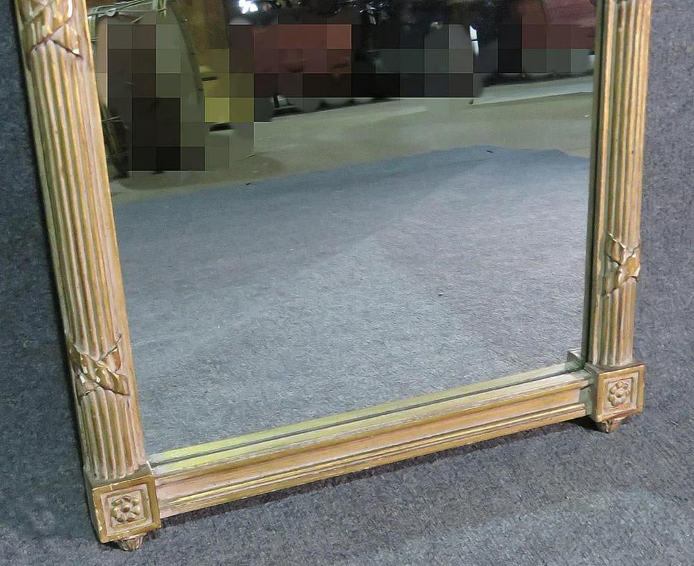 Grosfeld House Carved Drapery Swag Gilded Mirror Hollywood Regency, circa 1950 In Good Condition In Swedesboro, NJ