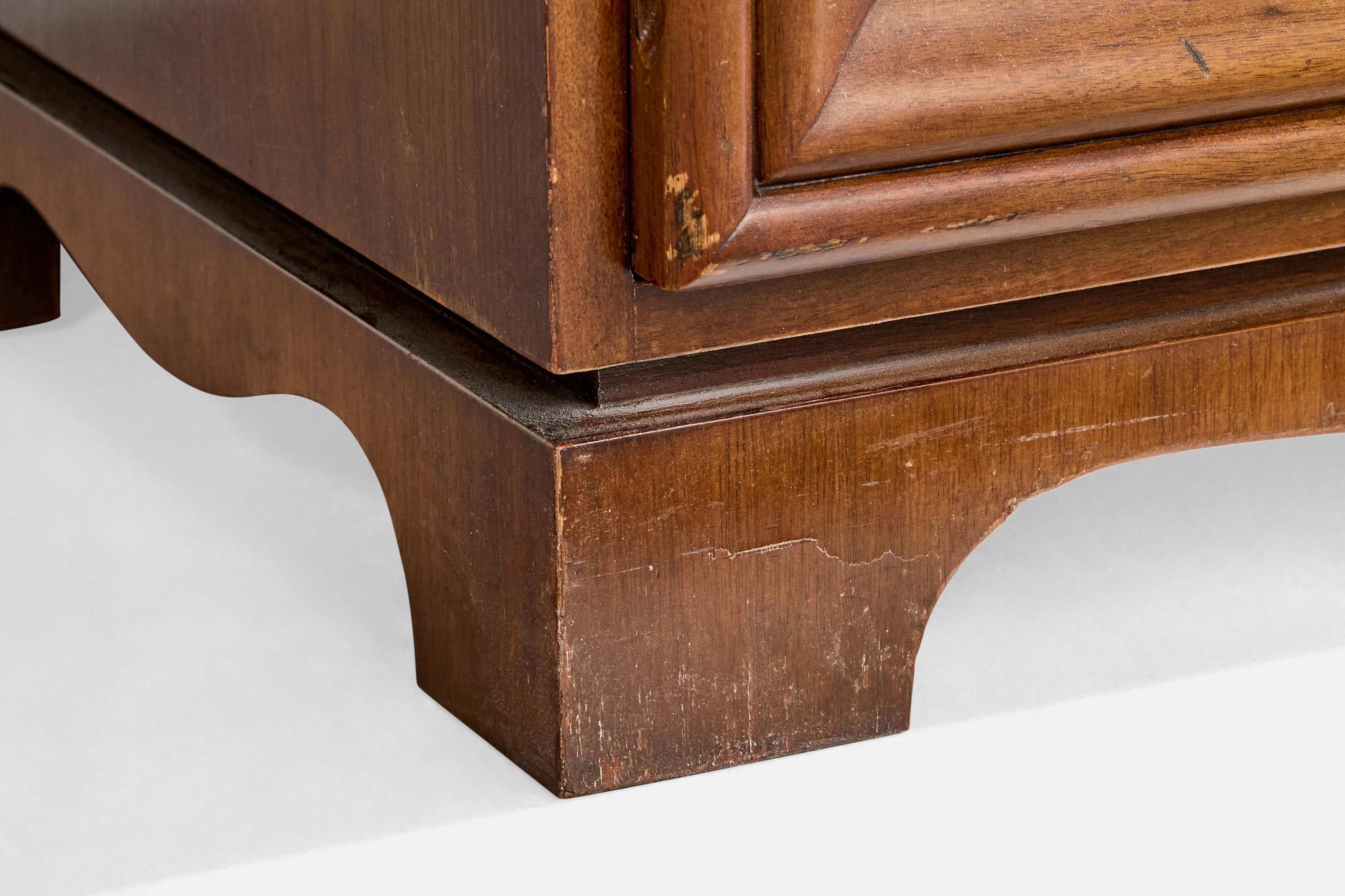 American Grosfeld House, Chests of Drawers, Walnut, Leather, USA, 1940s For Sale