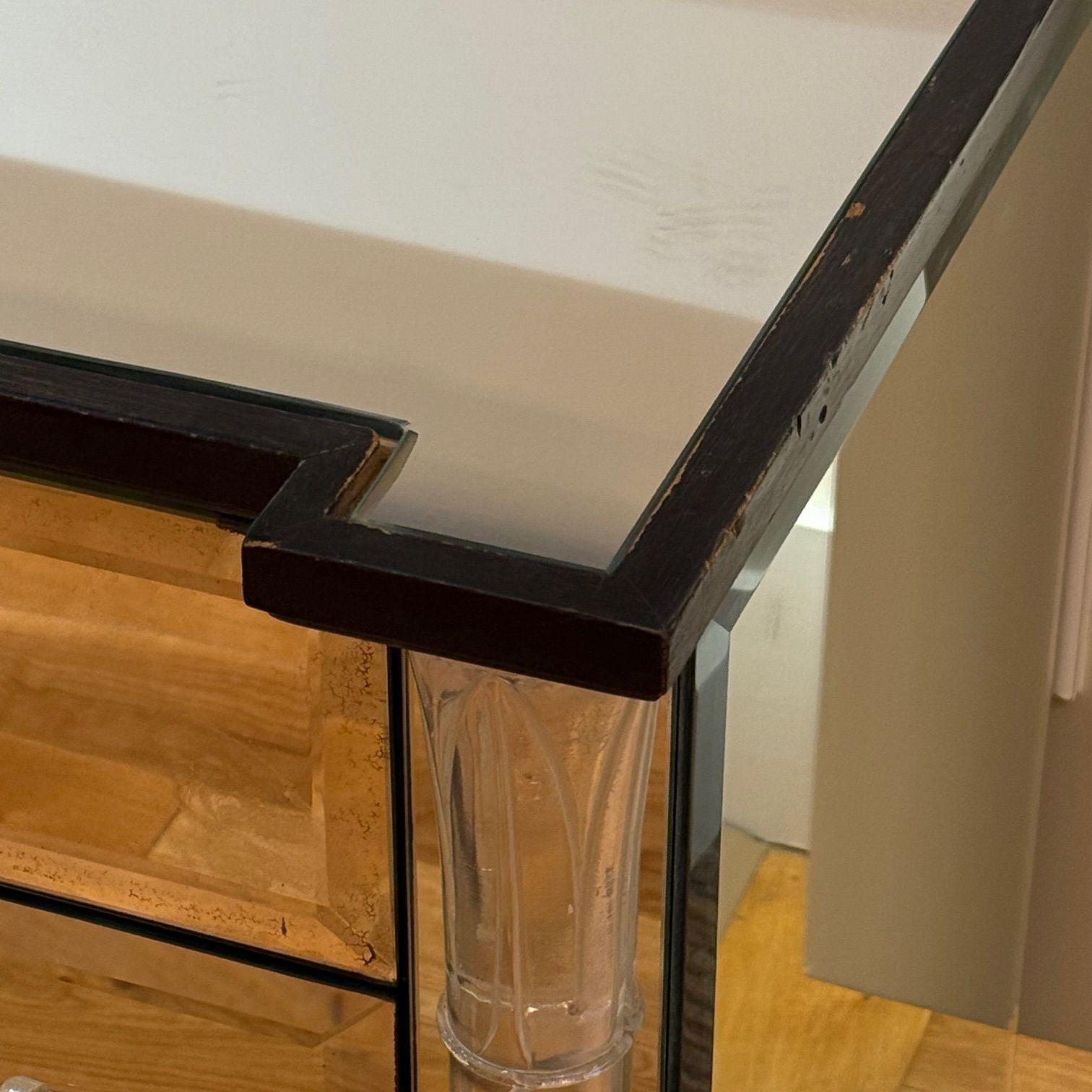 Grosfeld House, Hollywood Regency, verspiegelte Schränke „Glassics“, USA, 1930er Jahre im Angebot 4