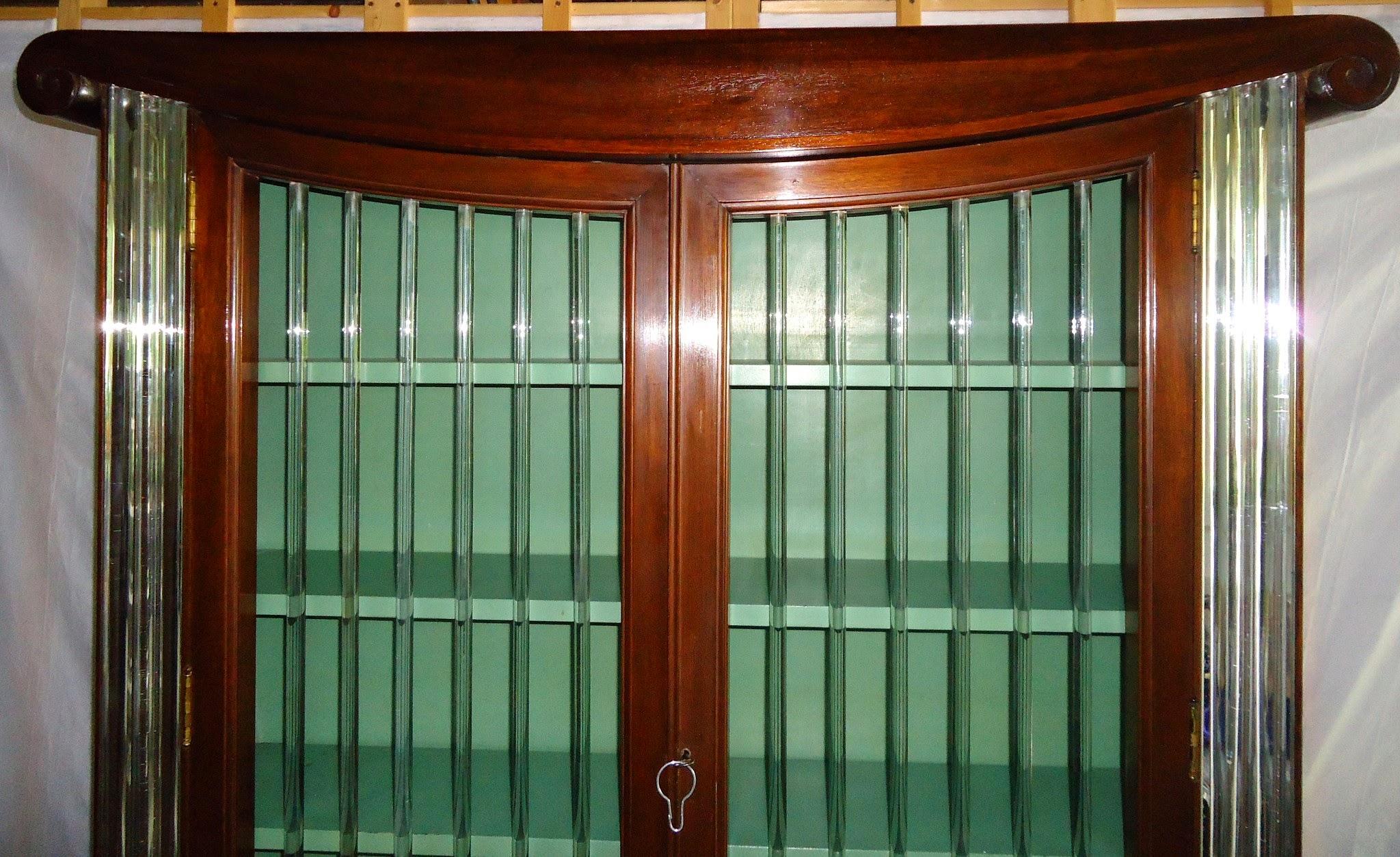 Vitrina in mogano illuminata con canne di vetro di Lorin Jackson di Grosfeld House del 1940 circa in vendita 5