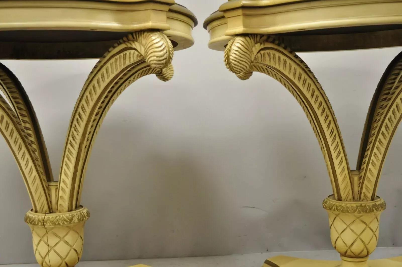 Mesas auxiliares de la Regencia con pedestal de plumas talladas Grosfeld House - Pareja en venta 4