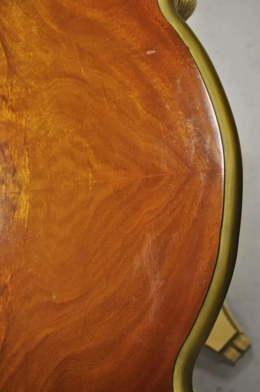 Mesas auxiliares de la Regencia con pedestal de plumas talladas Grosfeld House - Pareja en venta 3