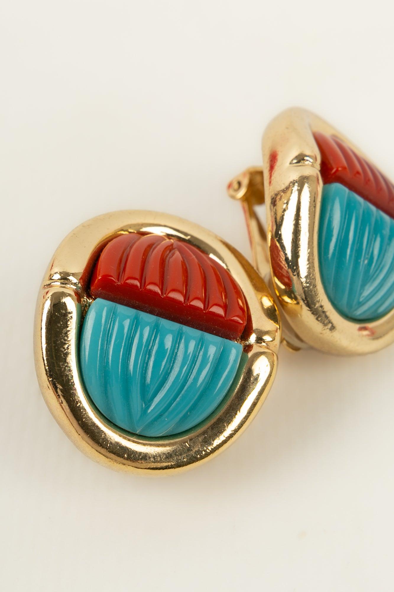 Grossé Clip-on Earrings in Golden Metal and Glass Paste For Sale 1