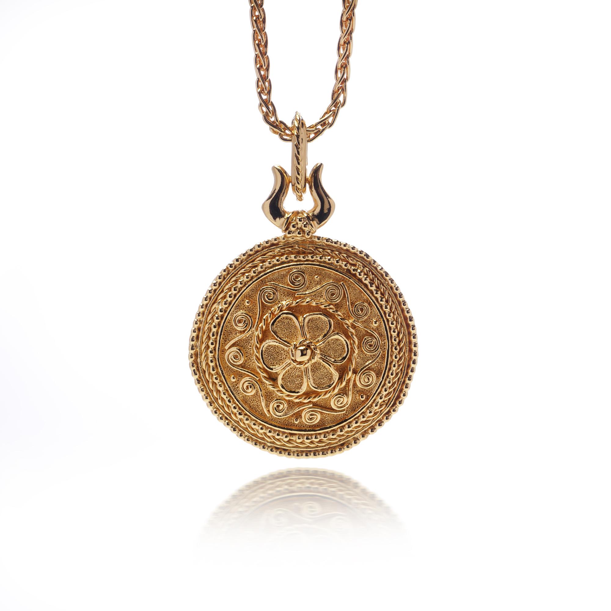 Grosse für Christian Dior Vintage Gold Anhänger Halskette - 1980er Jahre große Medaillon im Zustand „Hervorragend“ im Angebot in Braintree, GB
