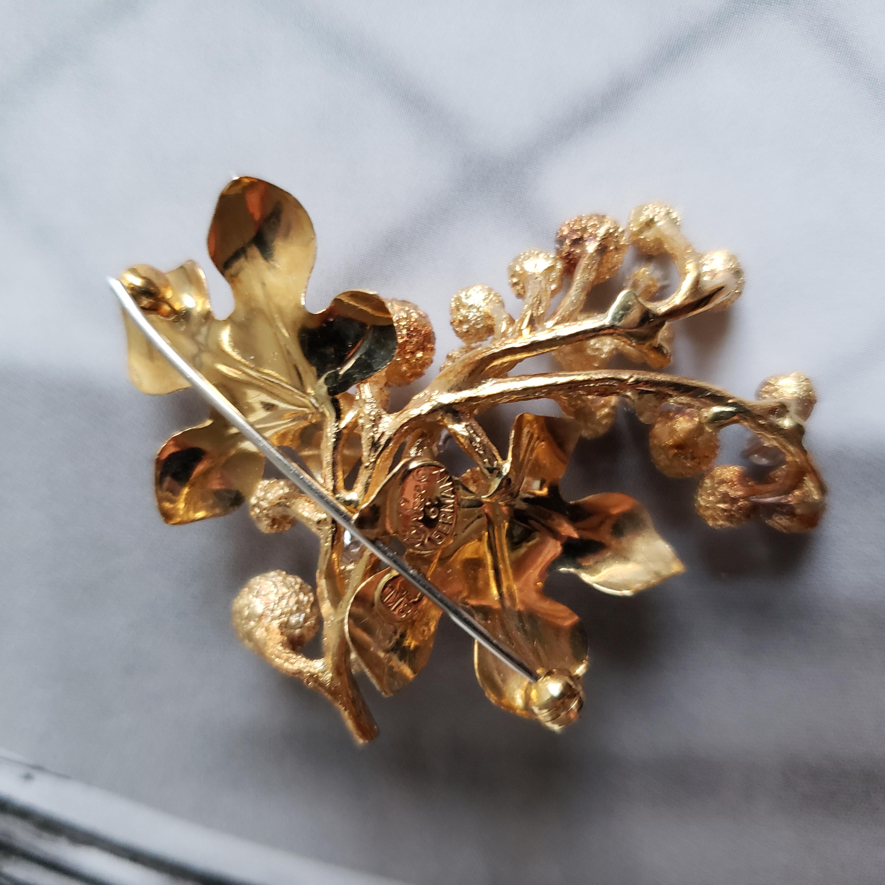 Grossé Allemagne, 1967 - Broche florale moderniste abstraite en or 18k avec diamant Excellent état - En vente à San Diego, CA