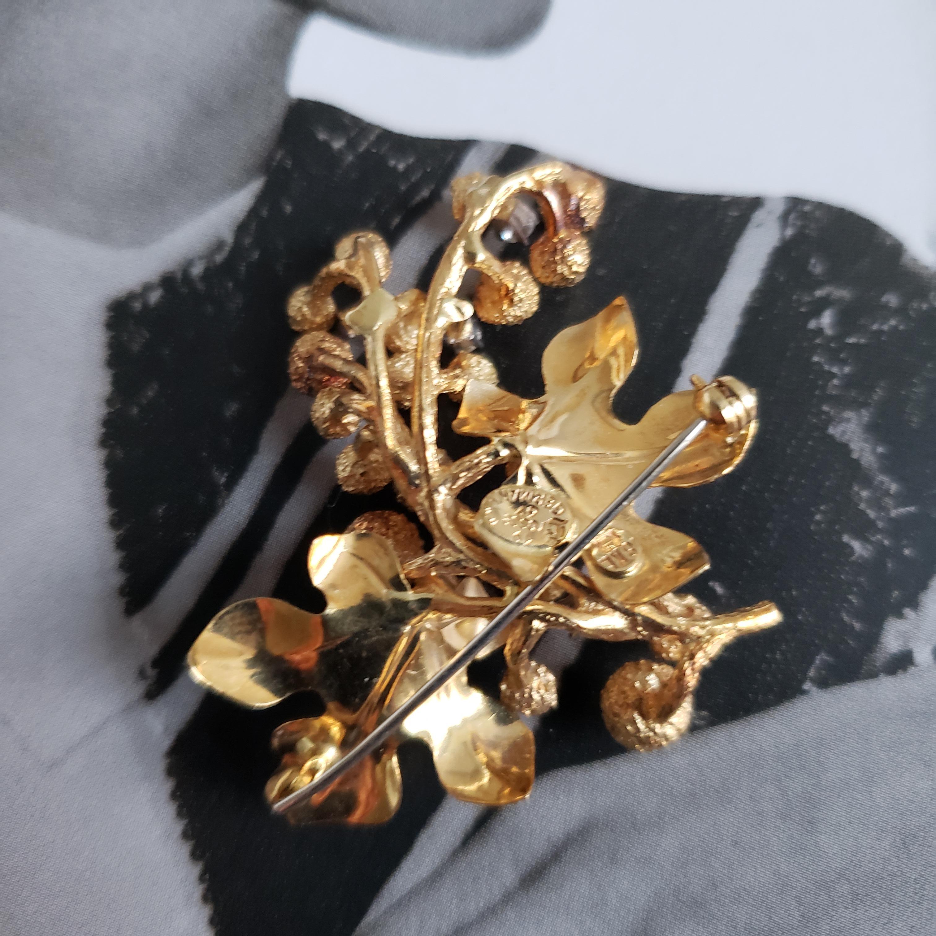 Grossé Allemagne, 1967 - Broche florale moderniste abstraite en or 18k avec diamant en vente 3