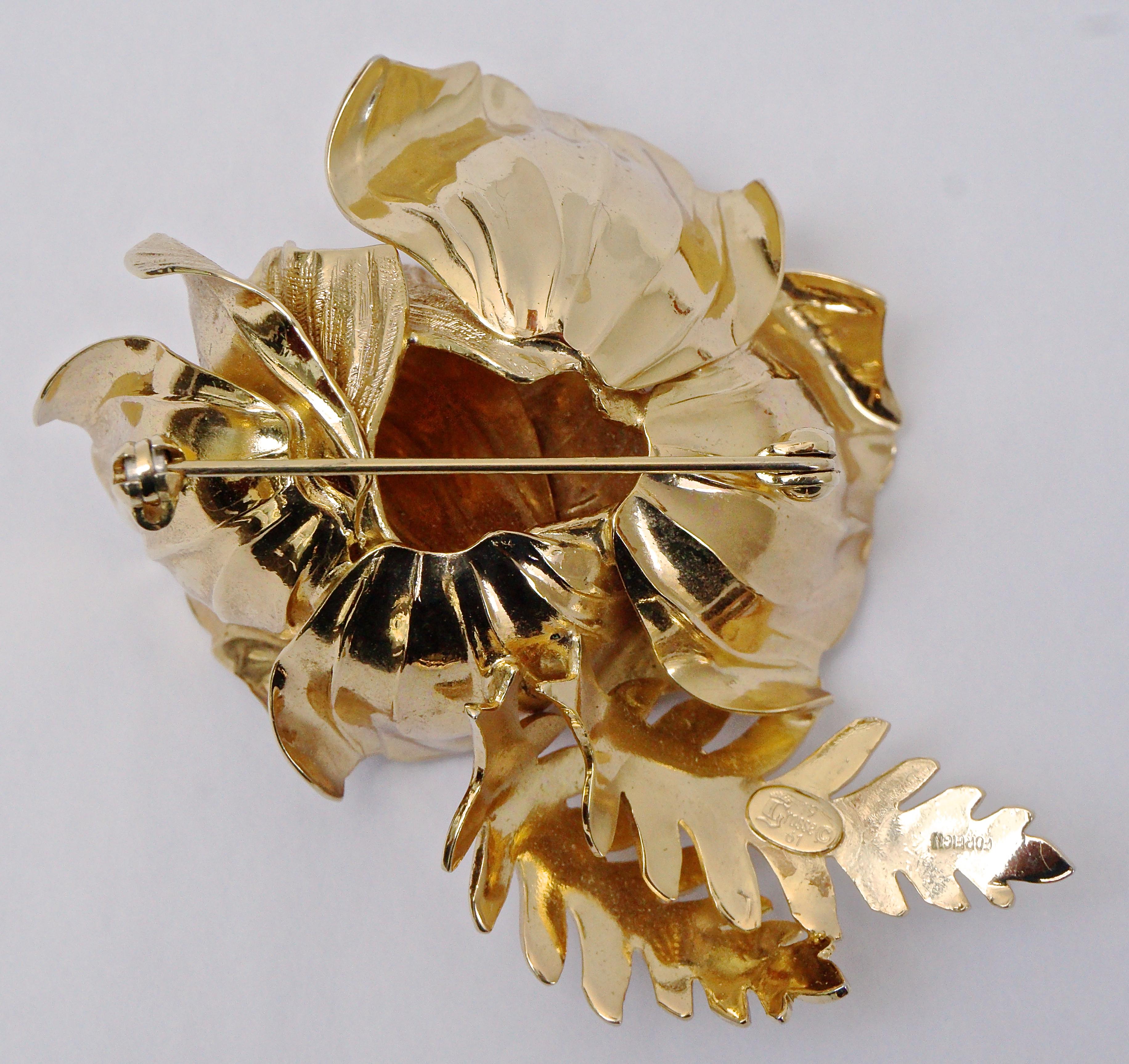 Fabulous Grossé gold plated vintage textured rose and leaves brooch, the back is shiny gold plate. Measuring 6.3cm / 2.48 inches by 4.3cm / 1.69 inches. The brooch is in very good condition.

This is a beautiful large and quality statement brooch by