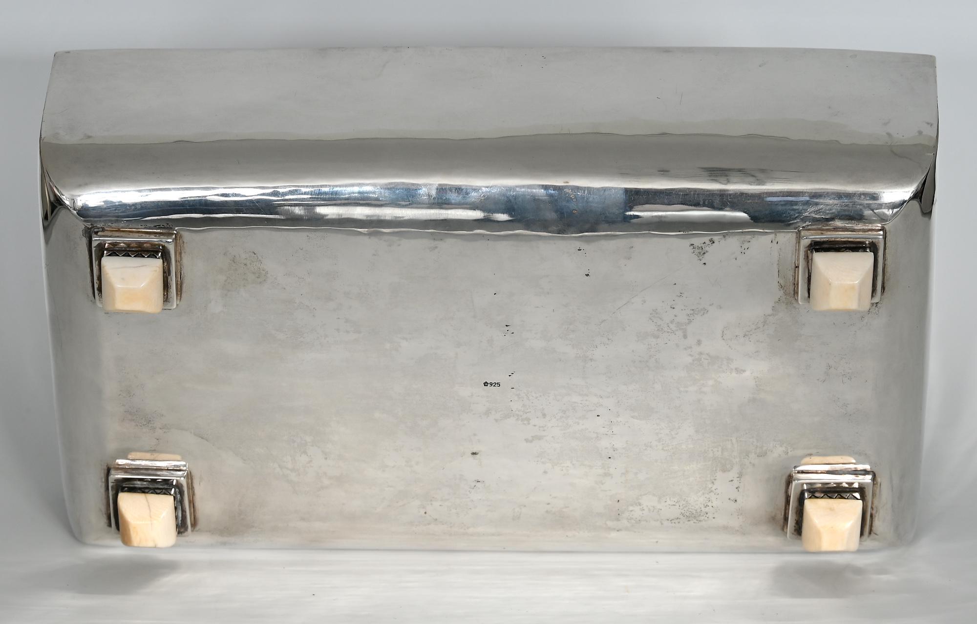 Large Original Art Deco Silver Box Sterling Silver German 1.2kg , About 1920 In Good Condition In Epfach, DE
