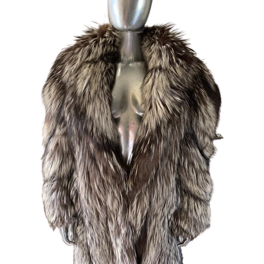 Grosvenor Vintage Brown and Silver Fox Fur Coat, Canada In Good Condition In Palm Springs, CA