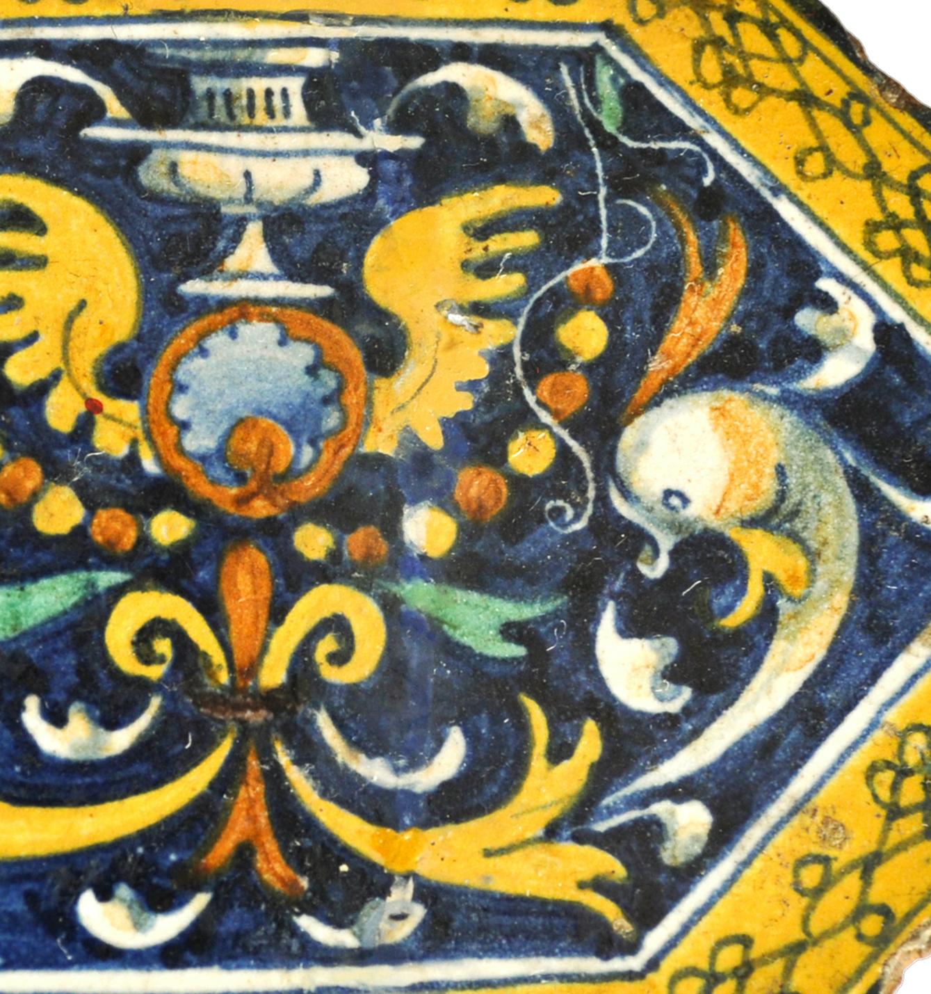 Céramique grotesque:: Italie:: XVIe siècle Bon état - En vente à Roma, IT