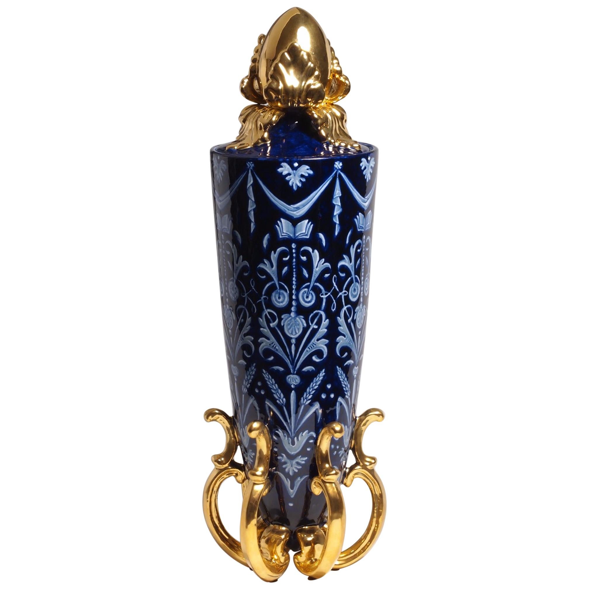  Grand vase en céramique Grotesque contemporain peint à la main, majolique émaillée et or en vente
