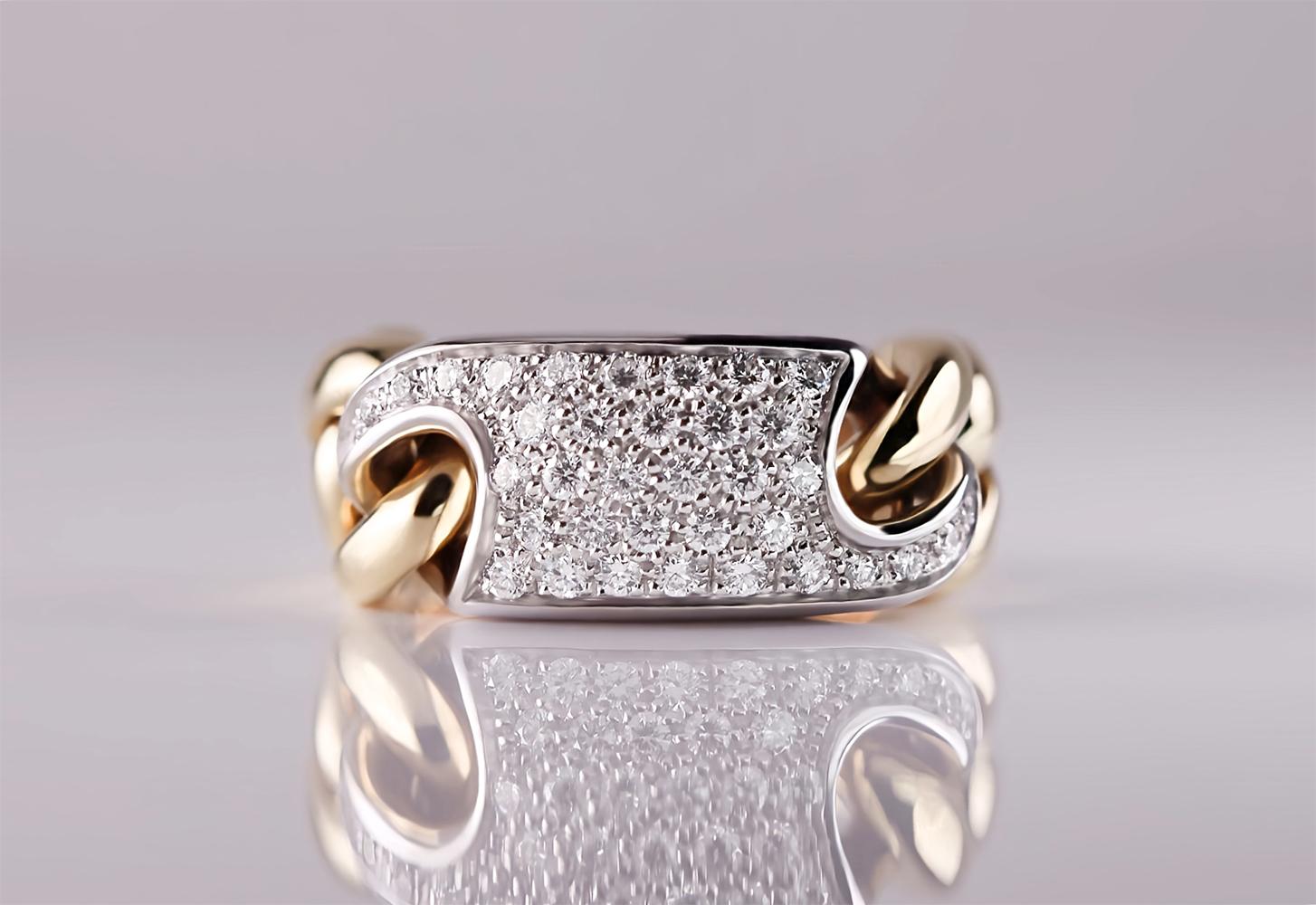 Contemporary Groumette Essence: Classically Styled 18kt Dual-Tone Gold Diamond Ring For Sale