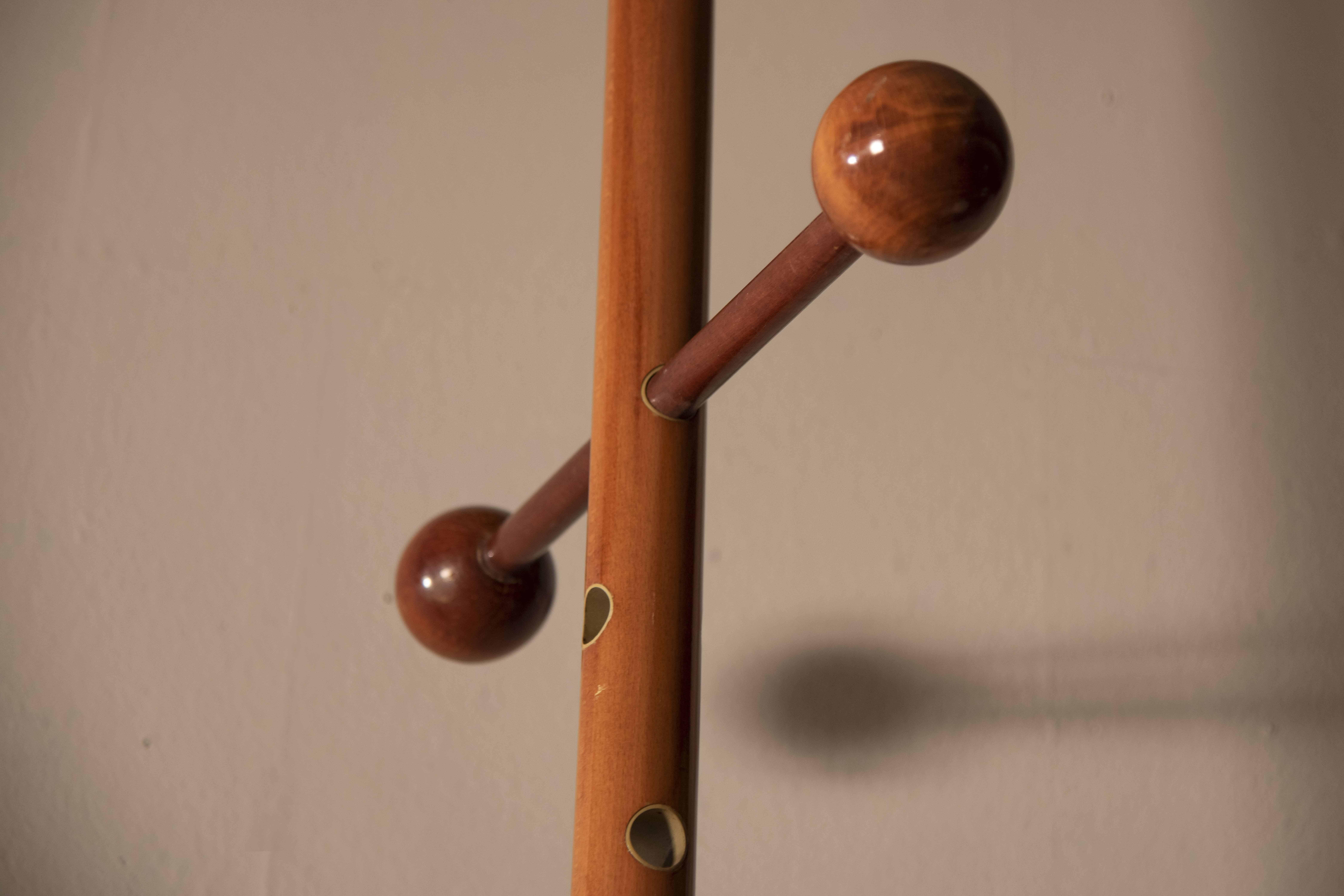 Ground Ceiling Hanger with spherical elements walnut wood 1970s For Sale 8