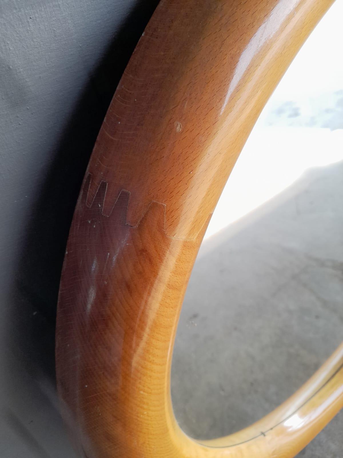 Appendiabiti da terra per soffitto con elementi sferici in legno di noce anni '70 in vendita 11
