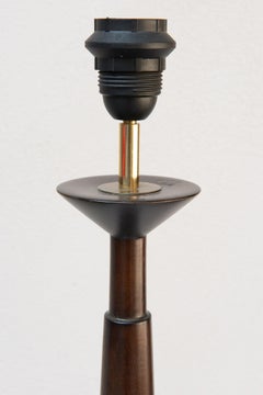 Lámpara Moderna de Pie de Madera Wengé