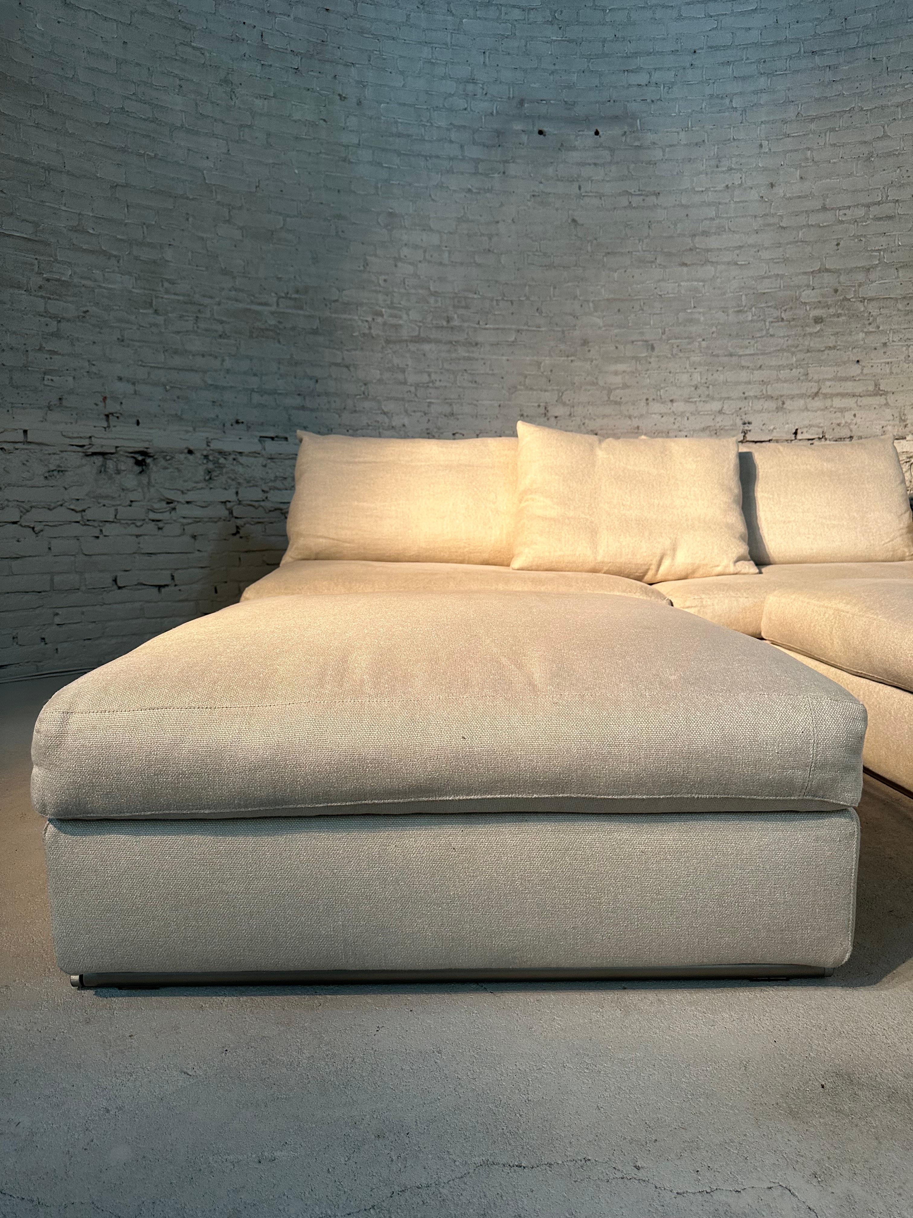 Groundpiece Sable Sofa by Flexform In Good Condition For Sale In BREDA, NL