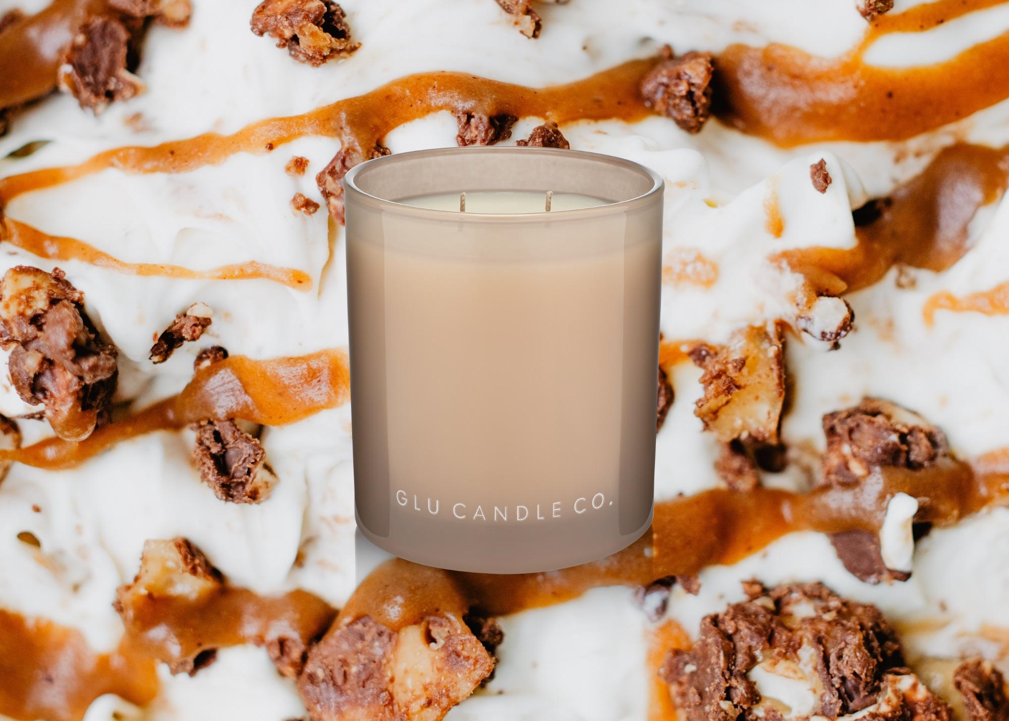 Contemporary Group Chat (Peach candle jar) 11 oz For Sale