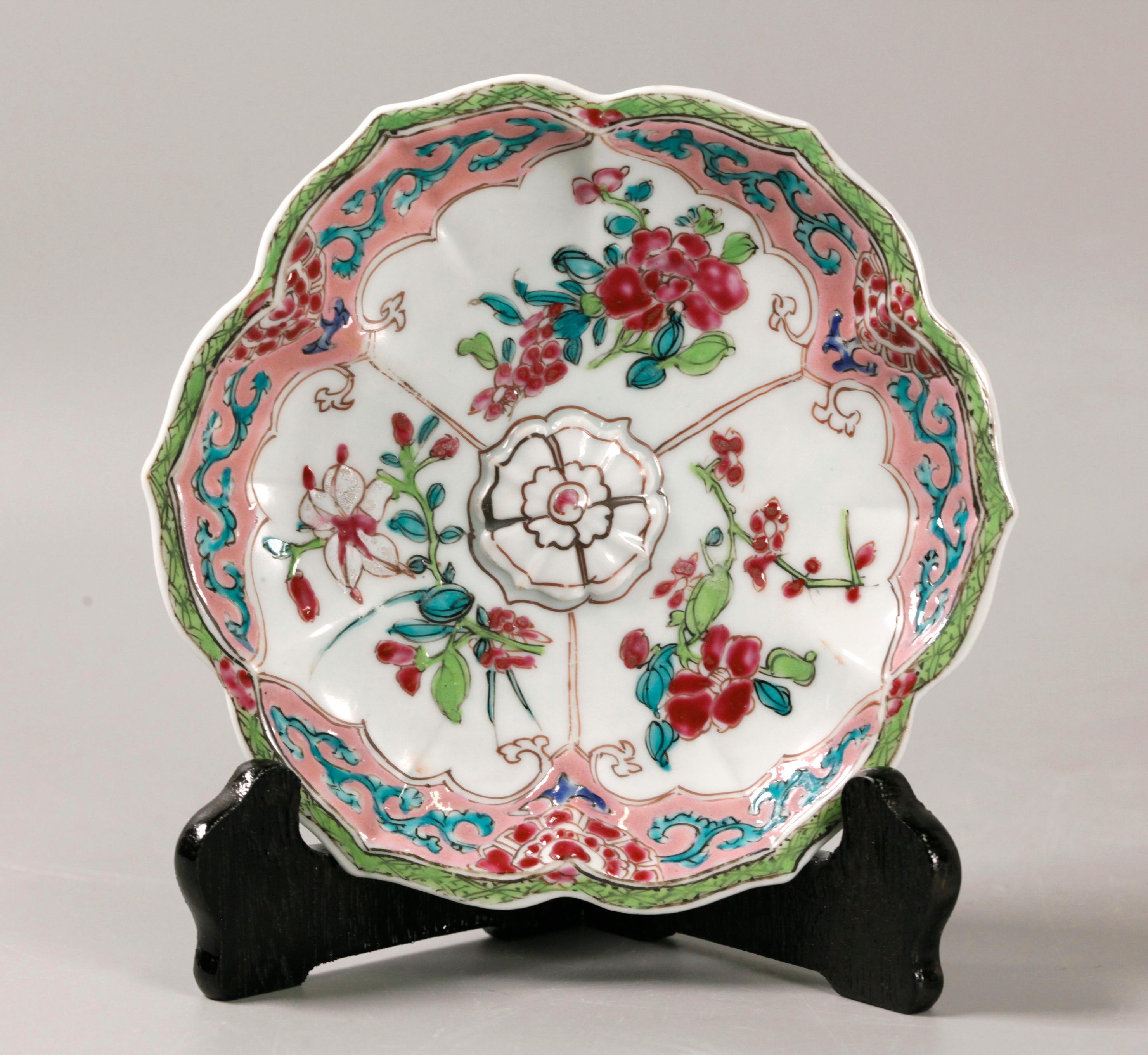 XVIIIe siècle Groupe de 3 articles de table en porcelaine d'exportation chinoise, période Yongzheng en vente