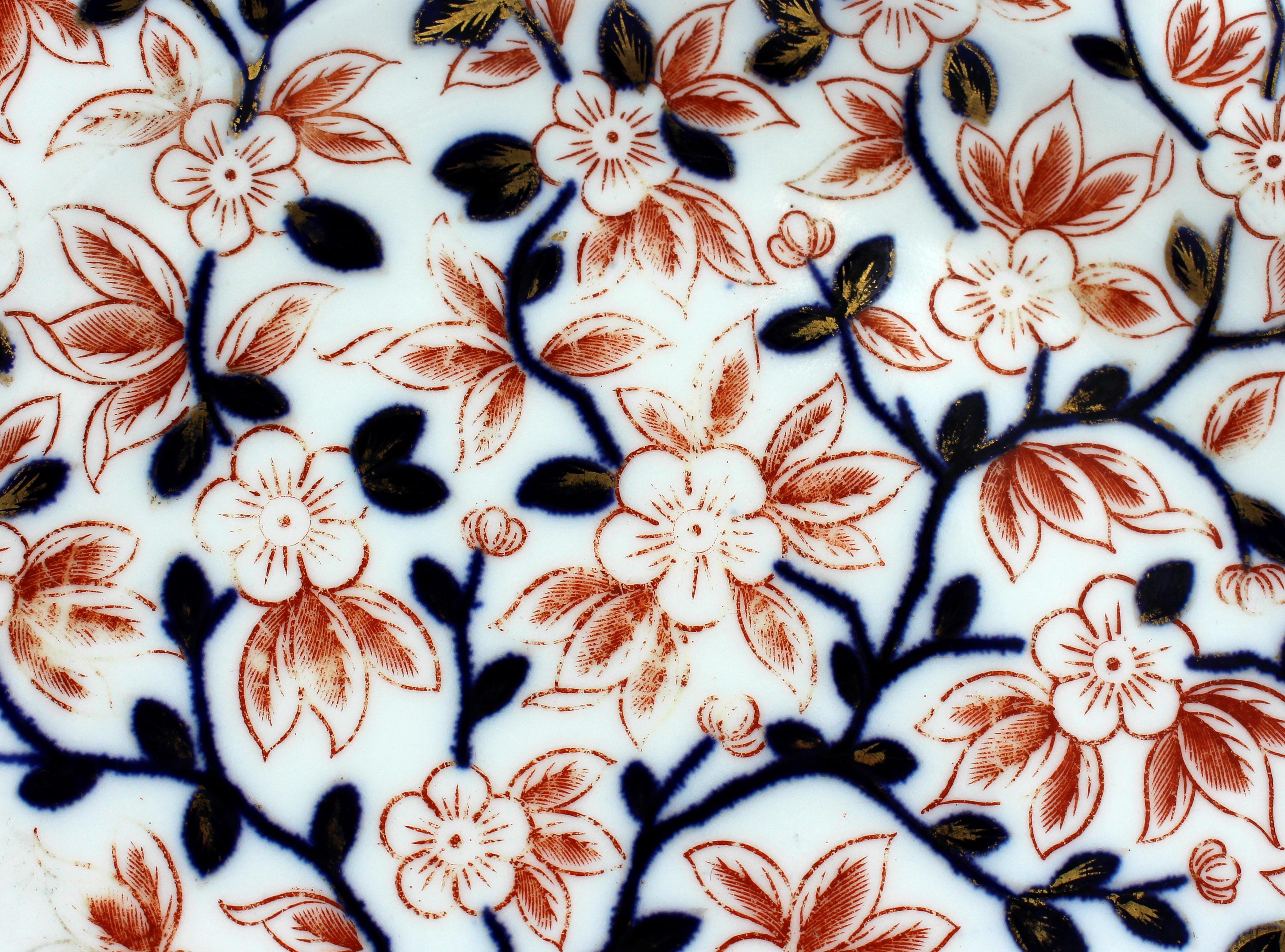 Fin du XIXe siècle Groupe de 4 assiettes à dessert anglaises Crown Derby de 1882 en vente