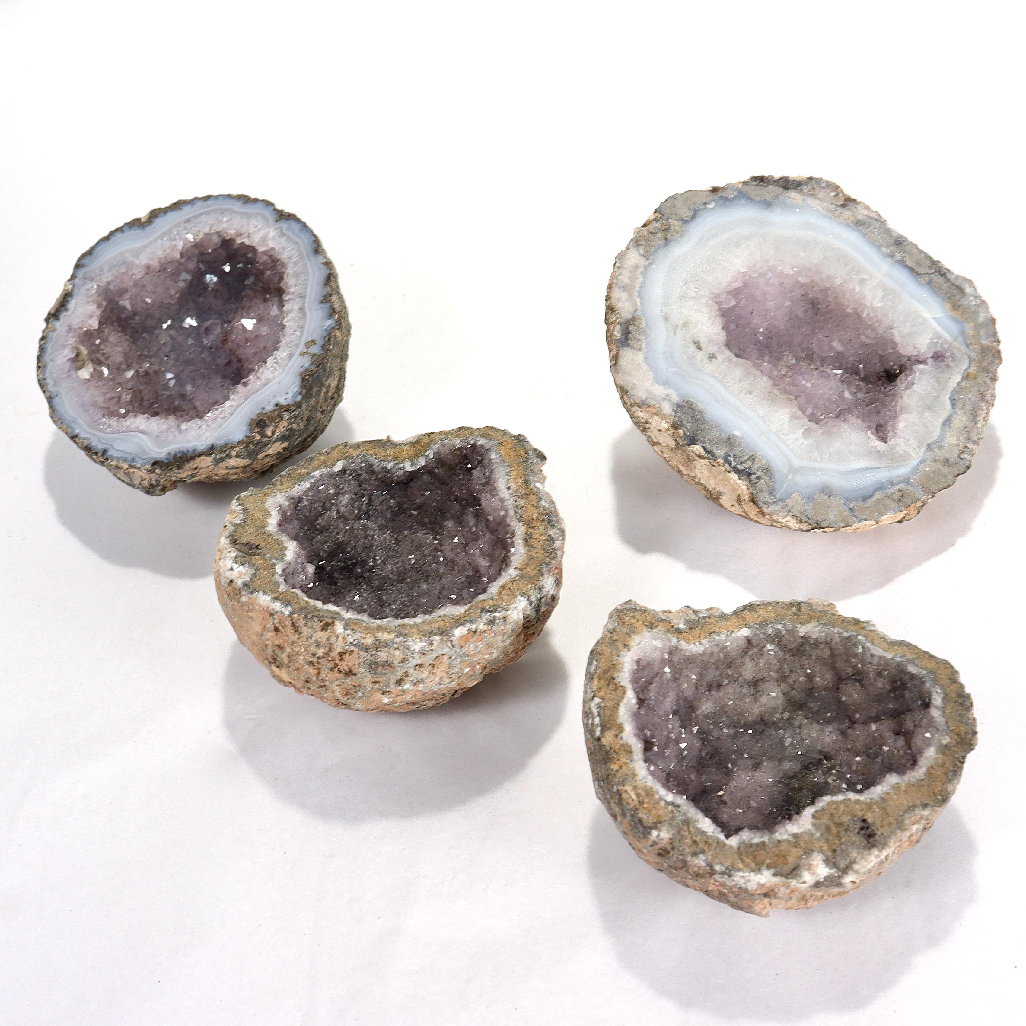 what does the outside of a geode look like