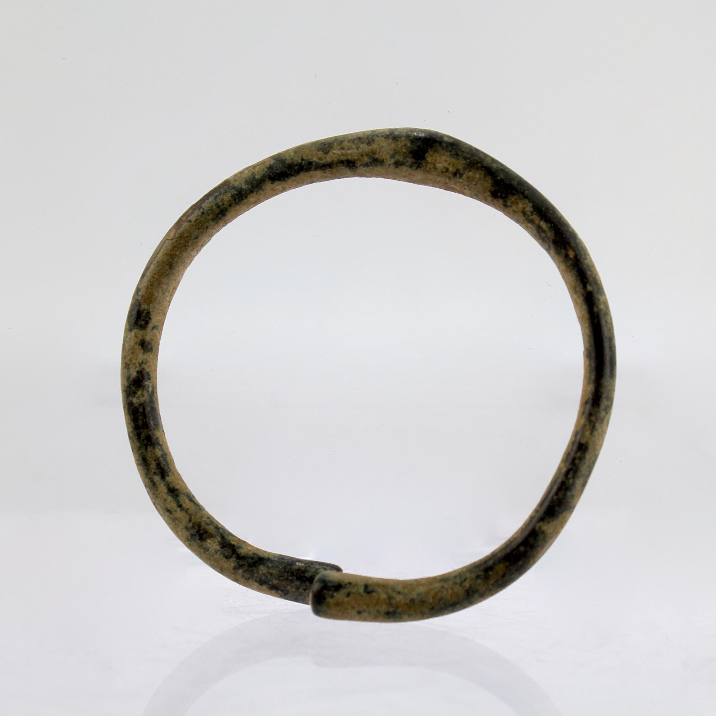 Bronze Groupe de 4 bracelets en bronze de style romain ancien