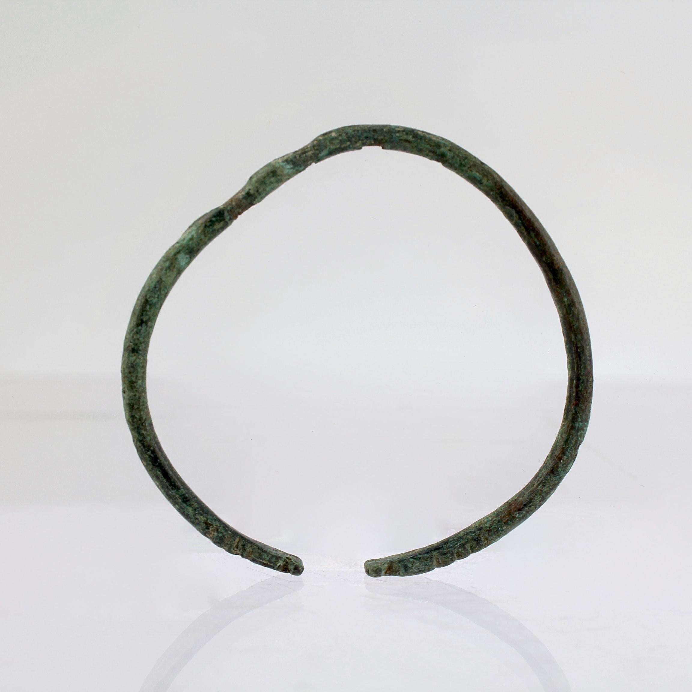 Groupe de 4 bracelets en bronze de style romain ancien 2