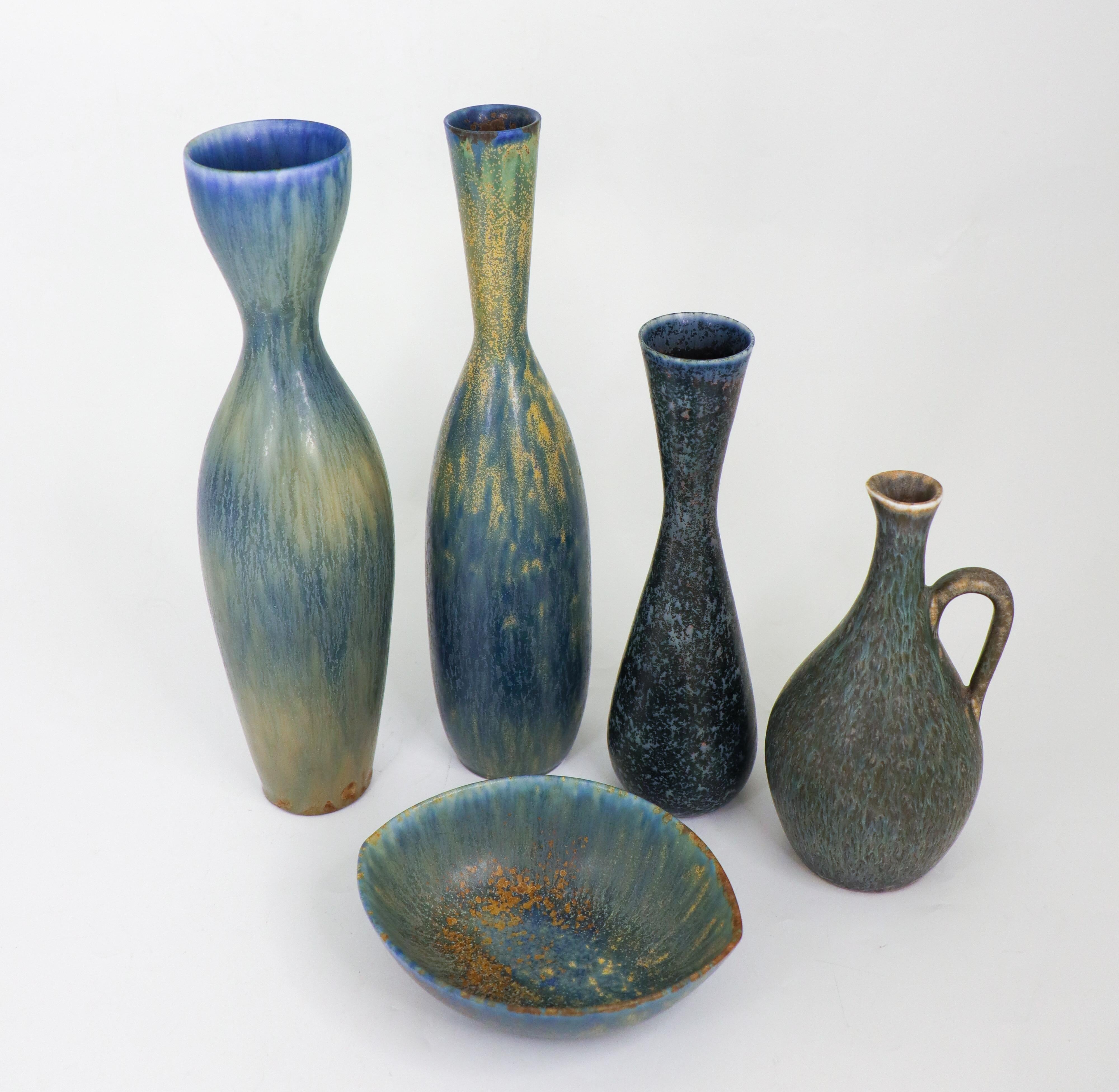 Gruppe von 4 blauen Vasen & Schale Keramik, Rörstrand - Carl-Harry Stålhane (20. Jahrhundert) im Angebot
