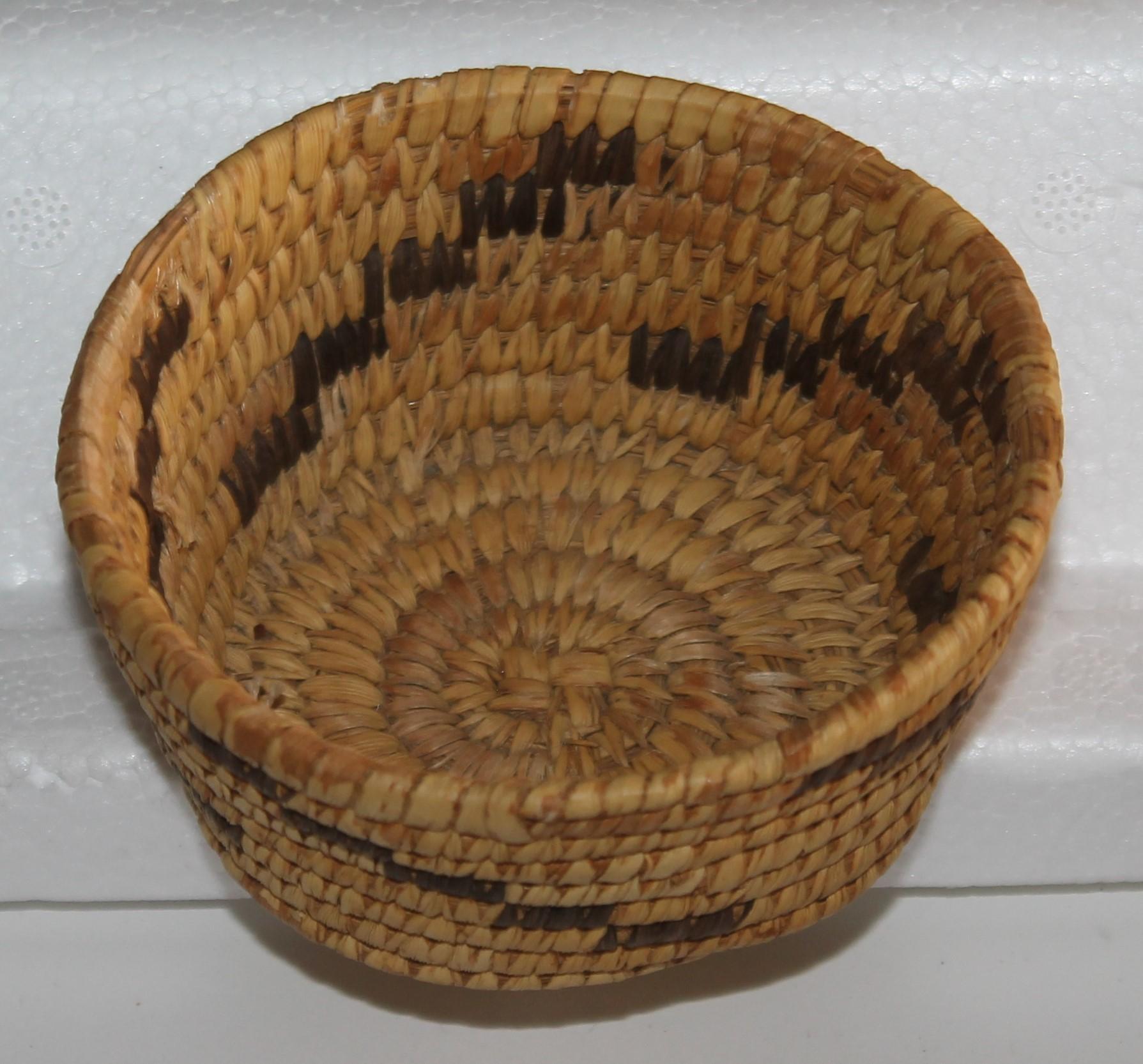 20th Century Group of 4 Small 20th C Papago Indian Baskets For Sale