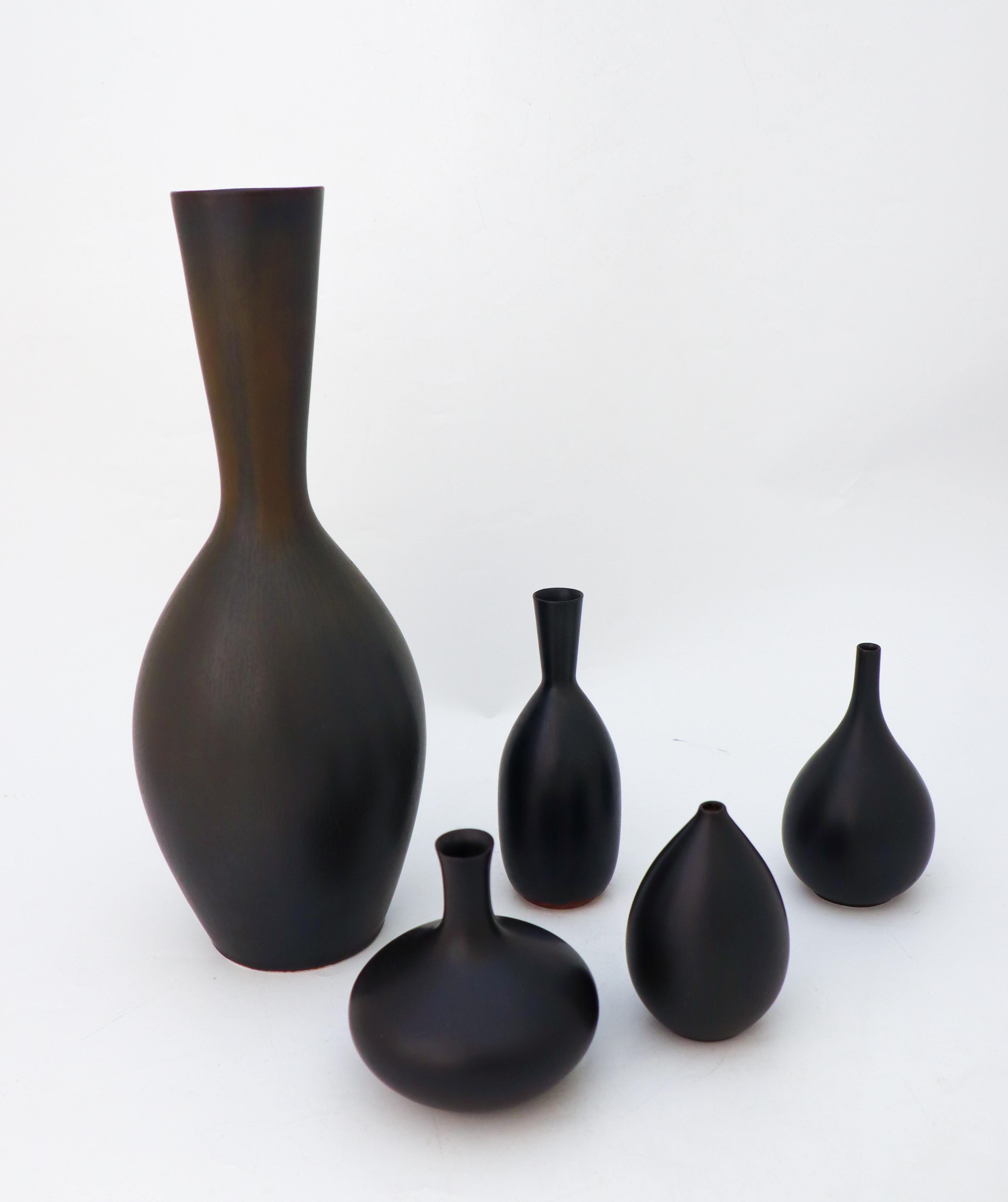 Scandinavian Modern Group of 5 Black Vases Ceramics, Rörstrand Carl-Harry Stålhane, Midcentury For Sale