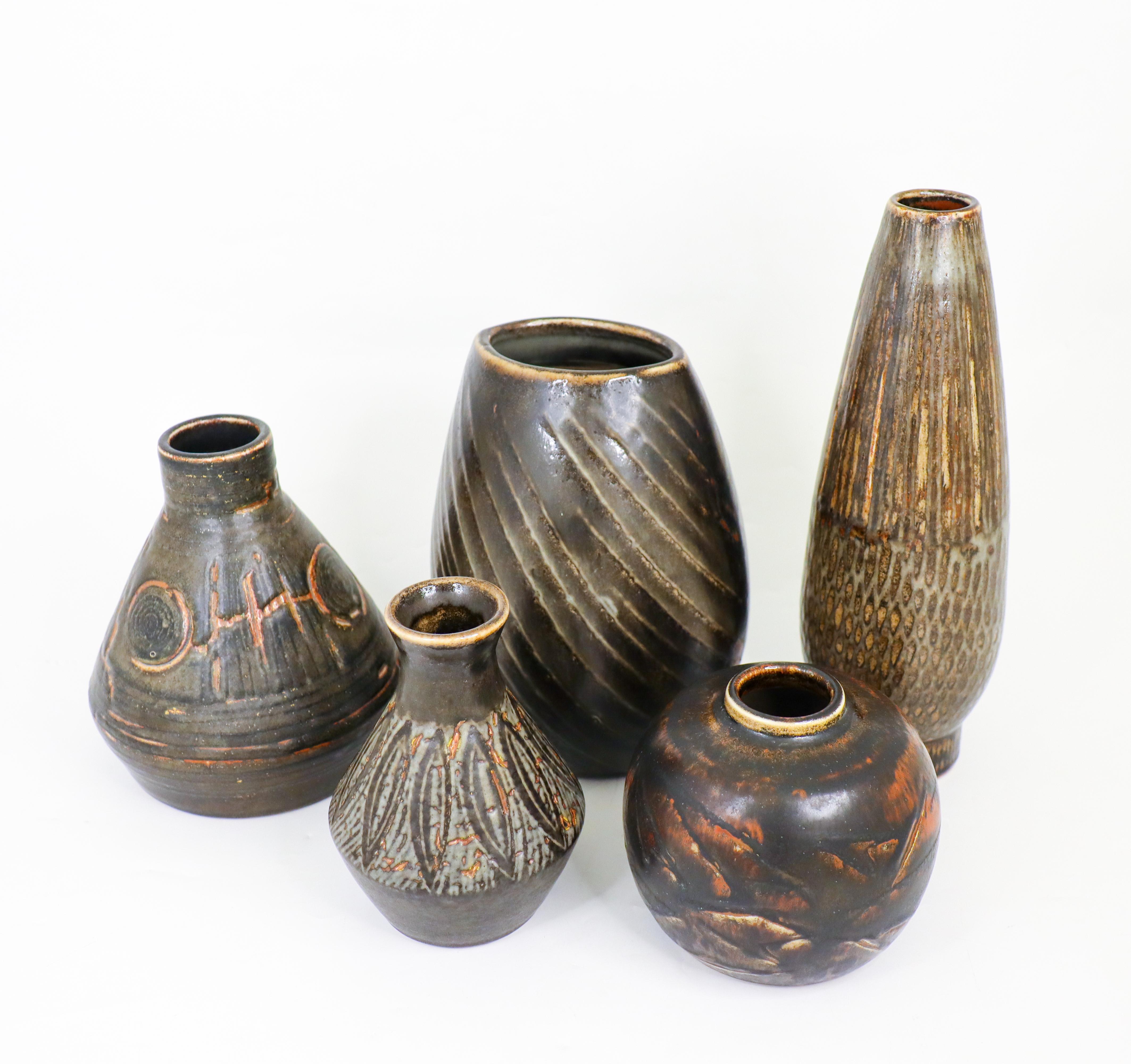 Scandinavian Modern Group of 5 Brown Vases Ceramics, Rörstrand - Carl-Harry Stålhane For Sale