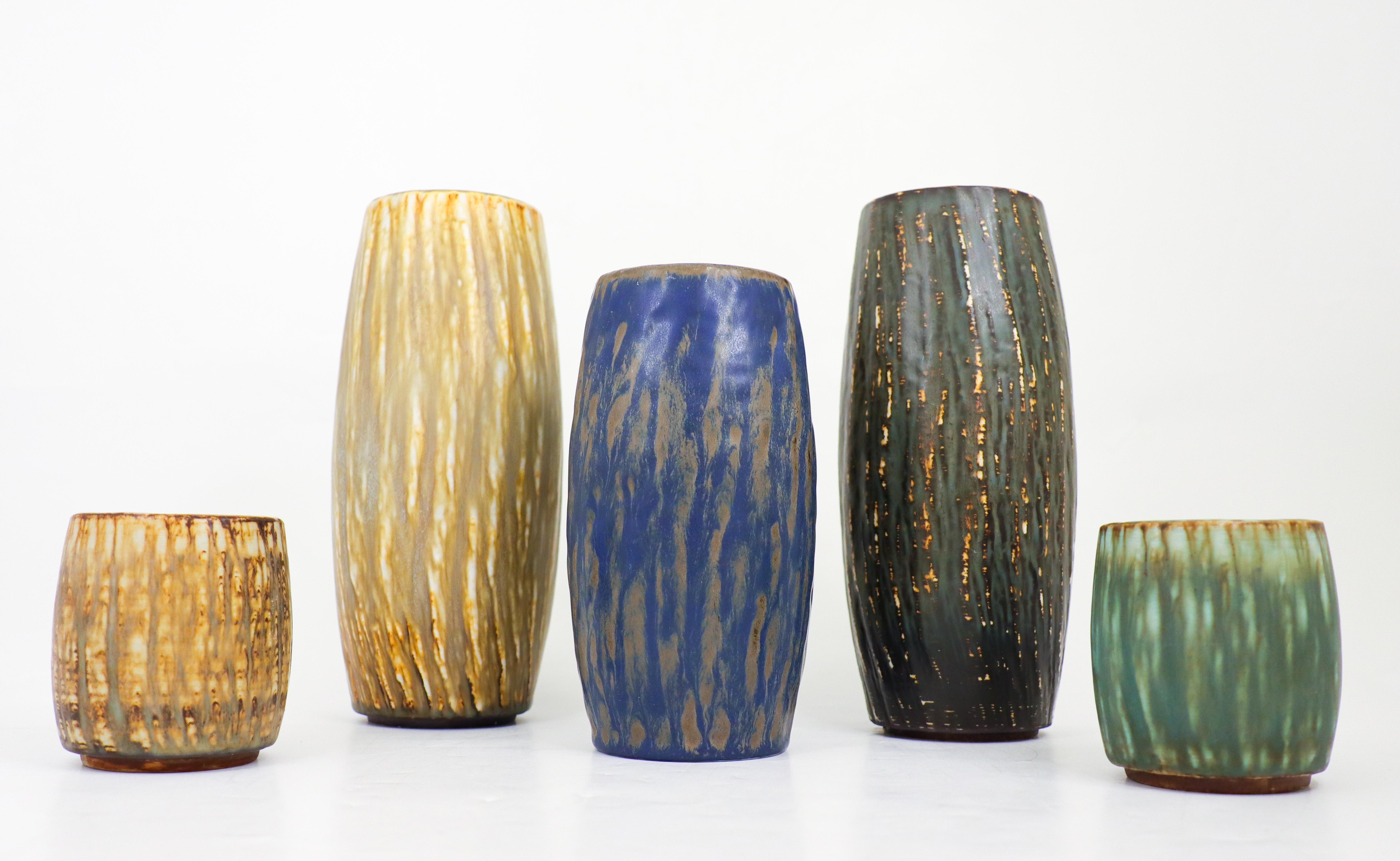 Scandinavian Modern Group of 5 Ceramic Vases - Rubus Rörstrand - Gunnar Nylund For Sale