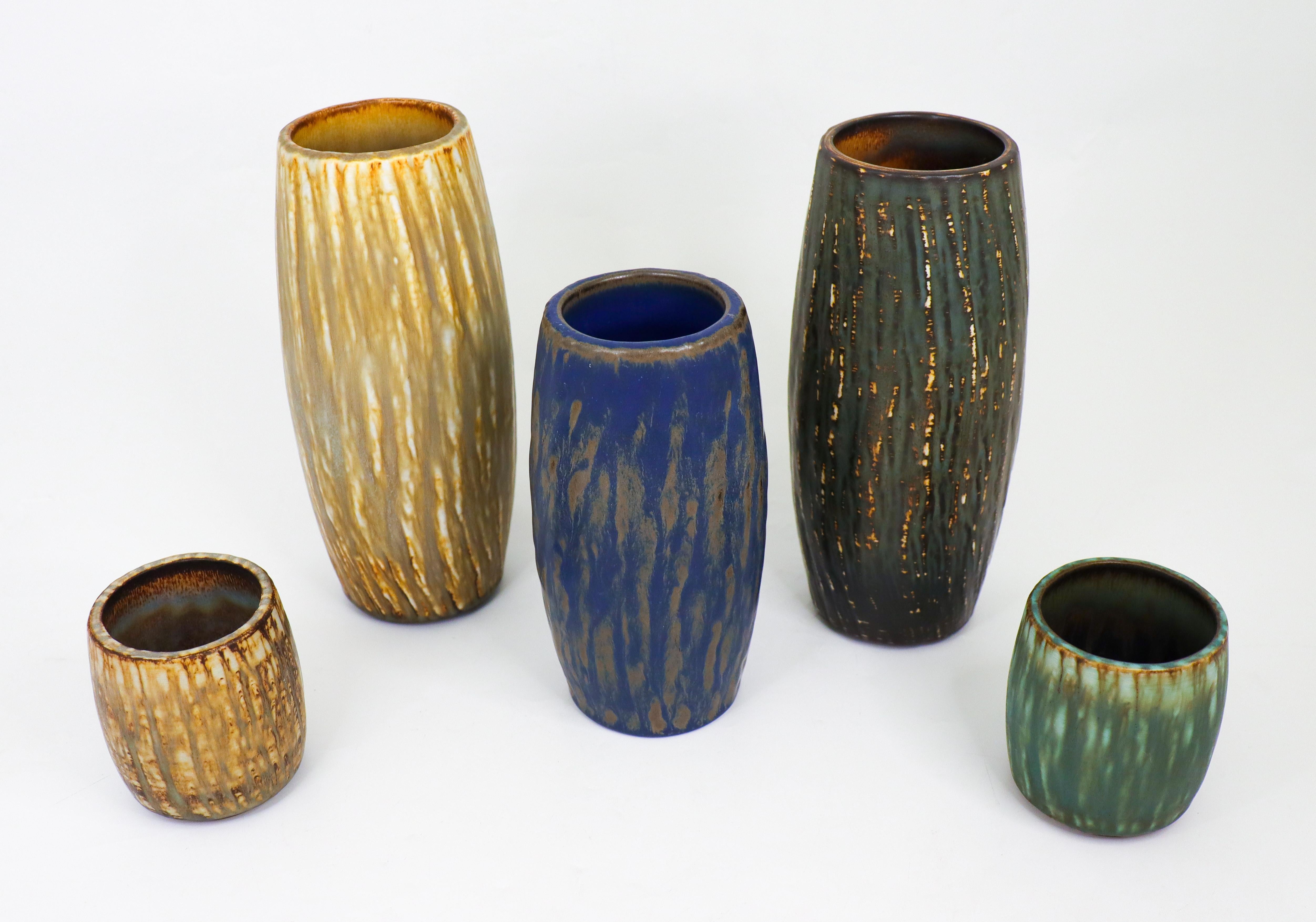 Suédois Groupe de 5 vases en céramique - Rubus Rörstrand - Gunnar Nylund en vente