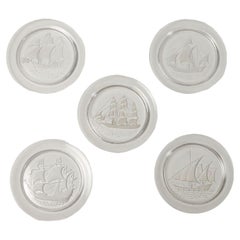 Groupe de 5 assiettes en cristal Lalique France XXe siècle